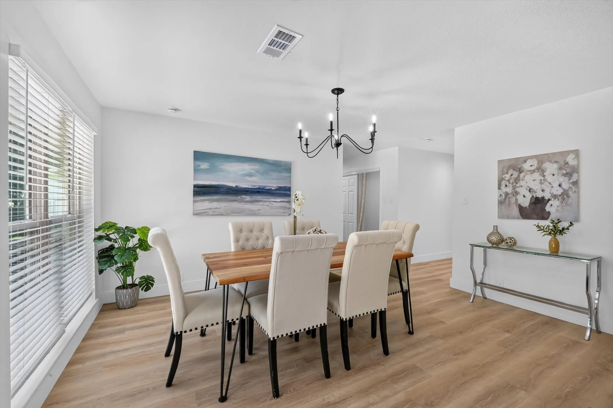 Single Family Residence For Sale in Grayson County , 372 Tooley Street, Van Alstyne, Texas 75495, 4 Bedrooms, 3 Bathrooms, Garage spaces, 2,077 Sqft, built in 1965, Price $300,000, mls#21307179, Real Estate Agent in Van Alstyne, Homes For Sale in Grayson county, Homes For Sale in Van Alstyne, Realtor in Van Alstyne Texas, Real Estate Brokerage Independent Realty Texas, Luminita Cordes Realtor