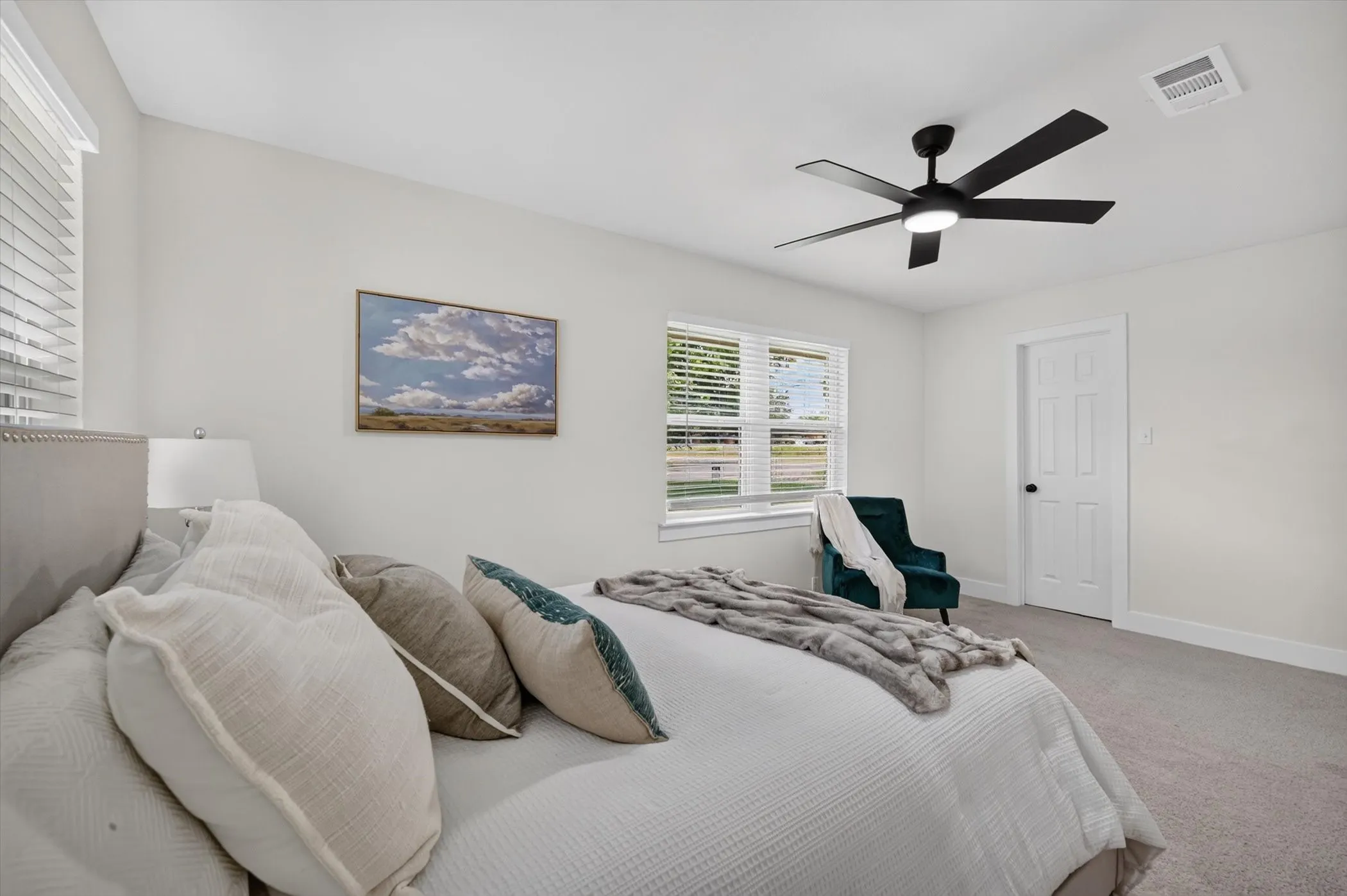 Single Family Residence For Sale in Grayson County , 372 Tooley Street, Van Alstyne, Texas 75495, 4 Bedrooms, 3 Bathrooms, Garage spaces, 2,077 Sqft, built in 1965, Price $300,000, mls#21307179, Real Estate Agent in Van Alstyne, Homes For Sale in Grayson county, Homes For Sale in Van Alstyne, Realtor in Van Alstyne Texas, Real Estate Brokerage Independent Realty Texas, Luminita Cordes Realtor