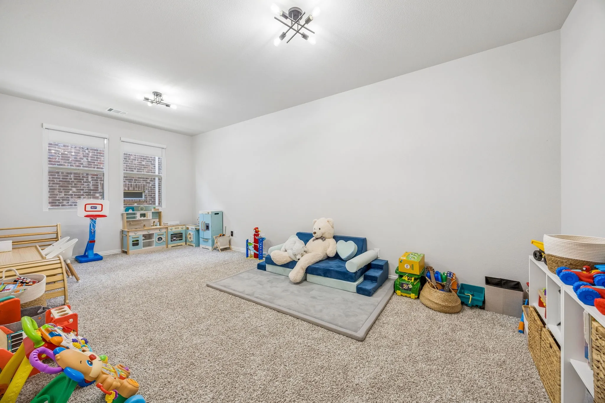 Single Family Residence For Sale in Collin County , 1523 Kirkdale Drive, Melissa, Texas 75454, 4 Bedrooms, 3 Bathrooms, 3 Garage spaces, 2,829 Sqft, built in 2022, Price $599,000, mls#21297493, Real Estate Agent in Melissa, Homes For Sale in Collin county, Homes For Sale in Melissa, Realtor in Melissa Texas, Real Estate Brokerage Independent Realty Texas, Luminita Cordes Realtor
