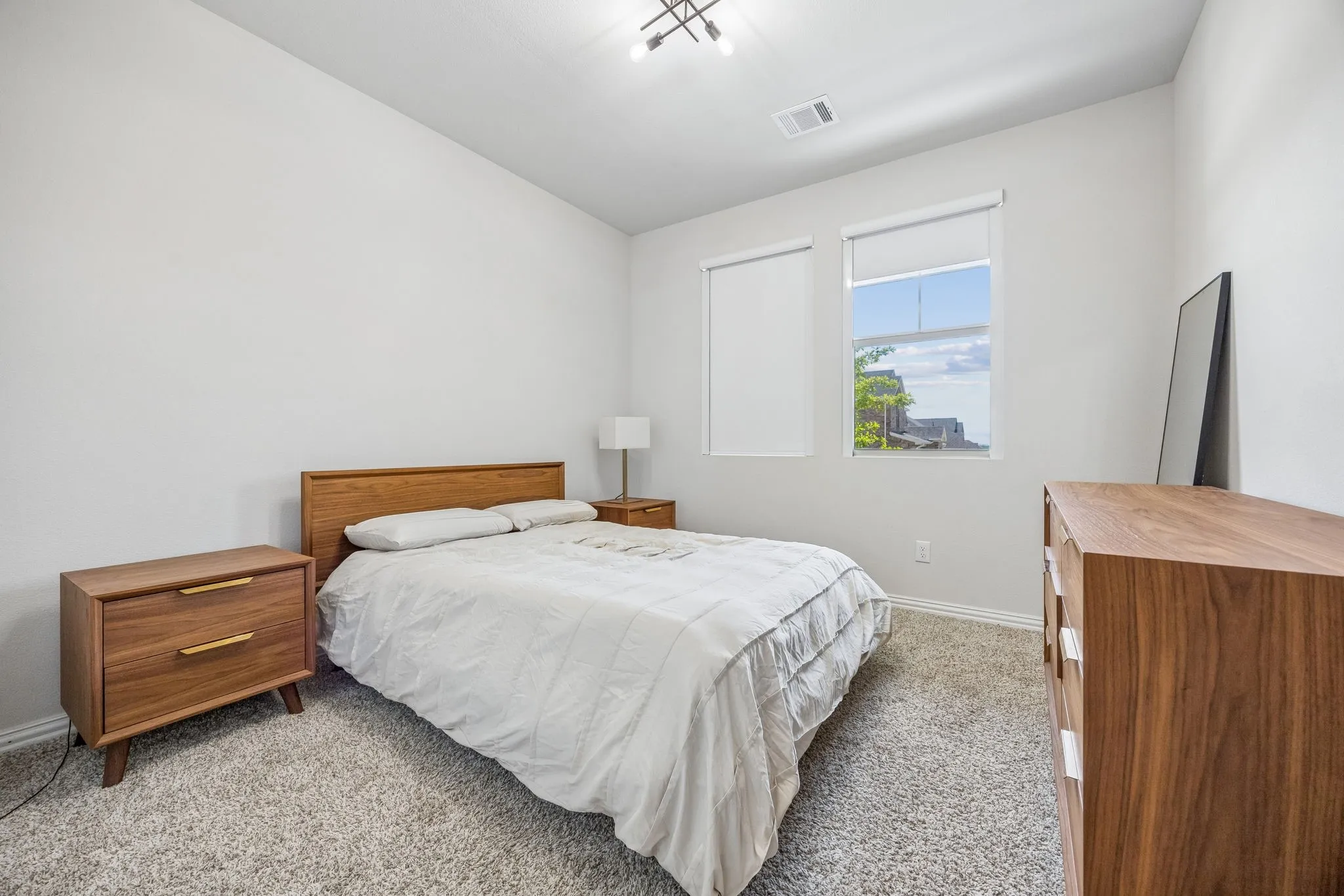 Single Family Residence For Sale in Collin County , 1523 Kirkdale Drive, Melissa, Texas 75454, 4 Bedrooms, 3 Bathrooms, 3 Garage spaces, 2,829 Sqft, built in 2022, Price $599,000, mls#21297493, Real Estate Agent in Melissa, Homes For Sale in Collin county, Homes For Sale in Melissa, Realtor in Melissa Texas, Real Estate Brokerage Independent Realty Texas, Luminita Cordes Realtor