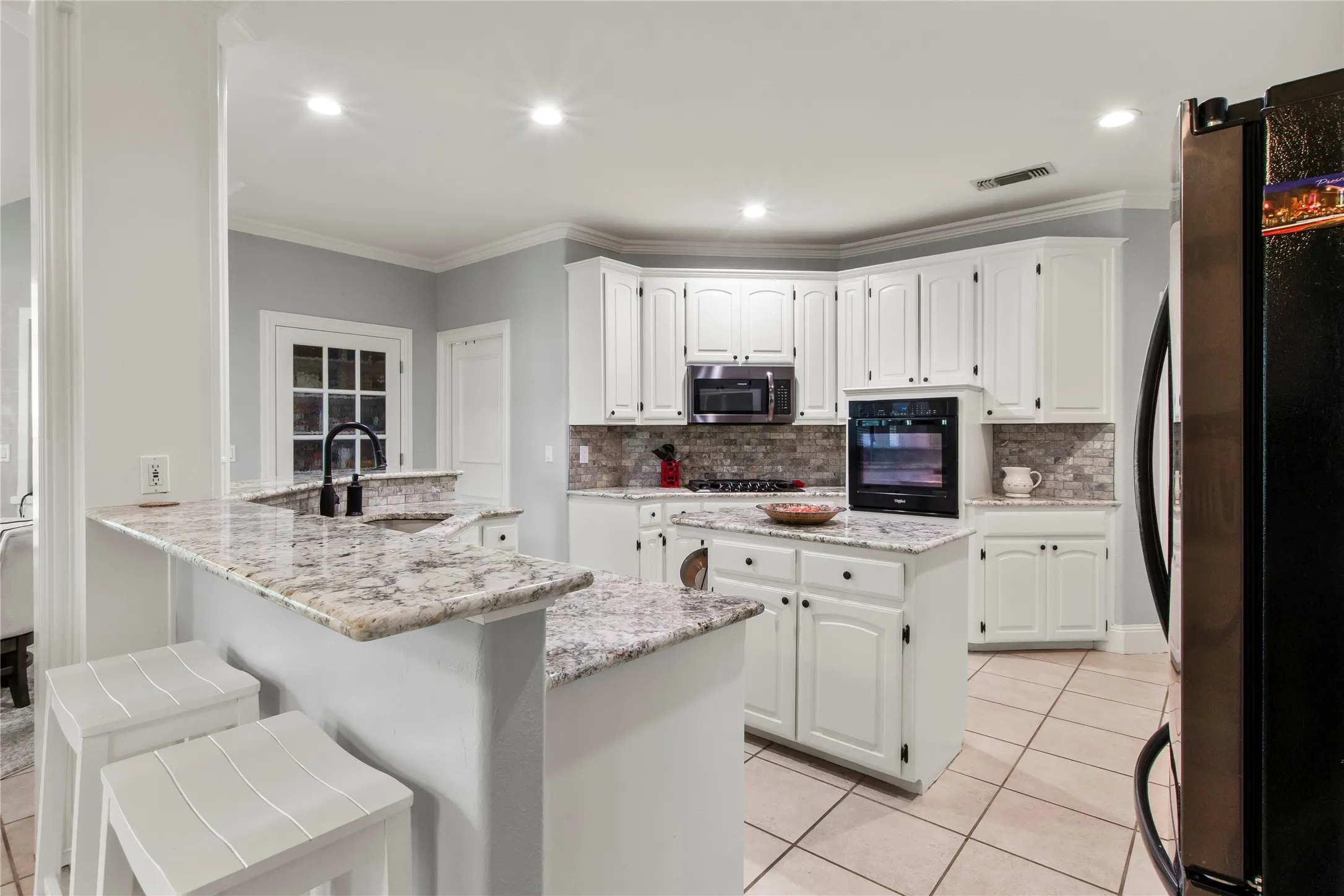 Kitchen with bar seating