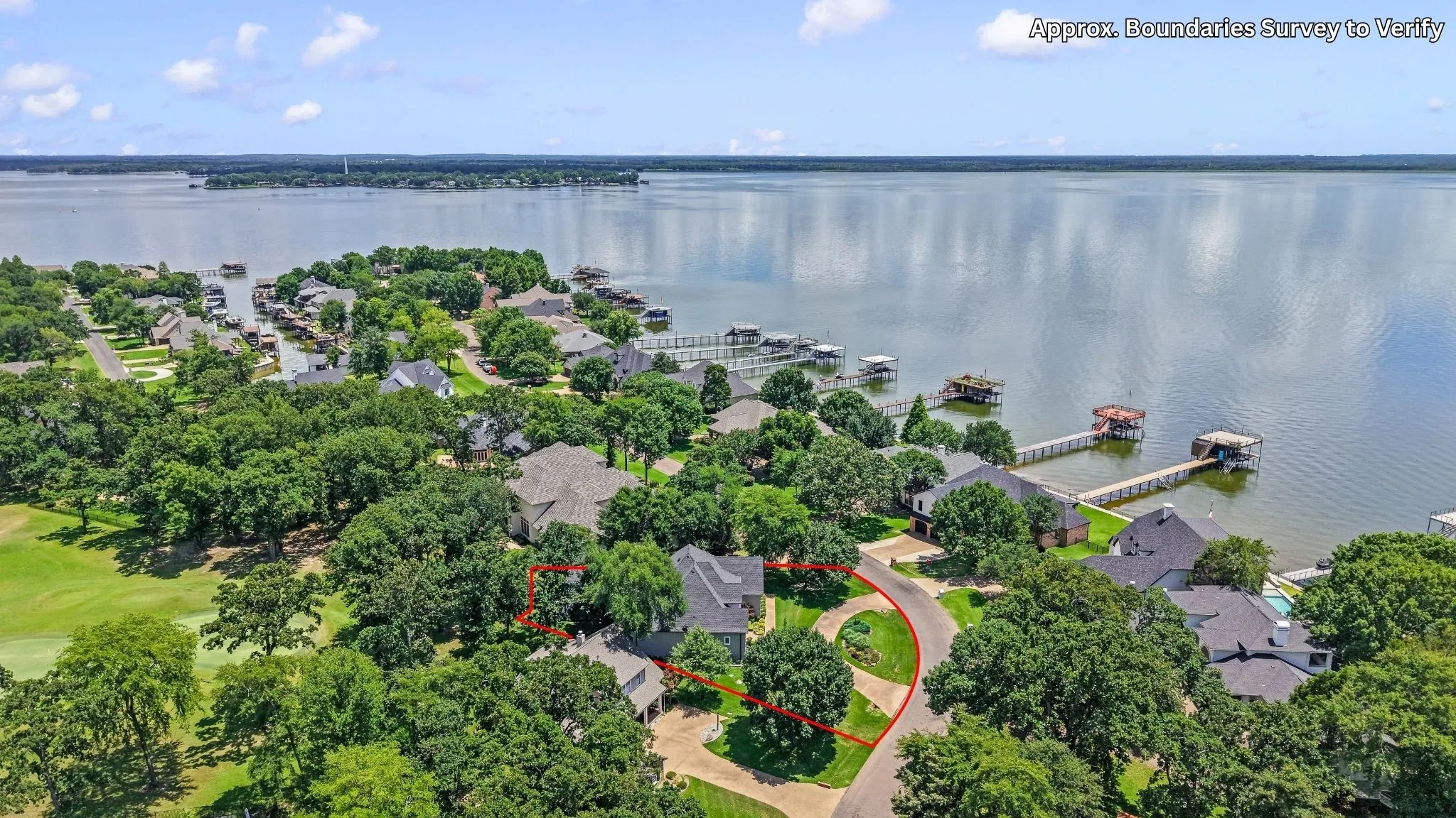 Single Family Residence For Sale in Henderson County , 301 Saint Andrews Drive, Mabank, Texas 75156, 4 Bedroom, 4 Bathroom, 3 Garage spaces, 3,130 Sqft, built in 1999, mls#21299217, Real Estate Agent in Mabank, Homes For Sale in Henderson county, Homes For Sale in Mabank, Realtor in Mabank Texas, Real Estate Brokerage Independent Realty Texas, Luminita Cordes Realtor