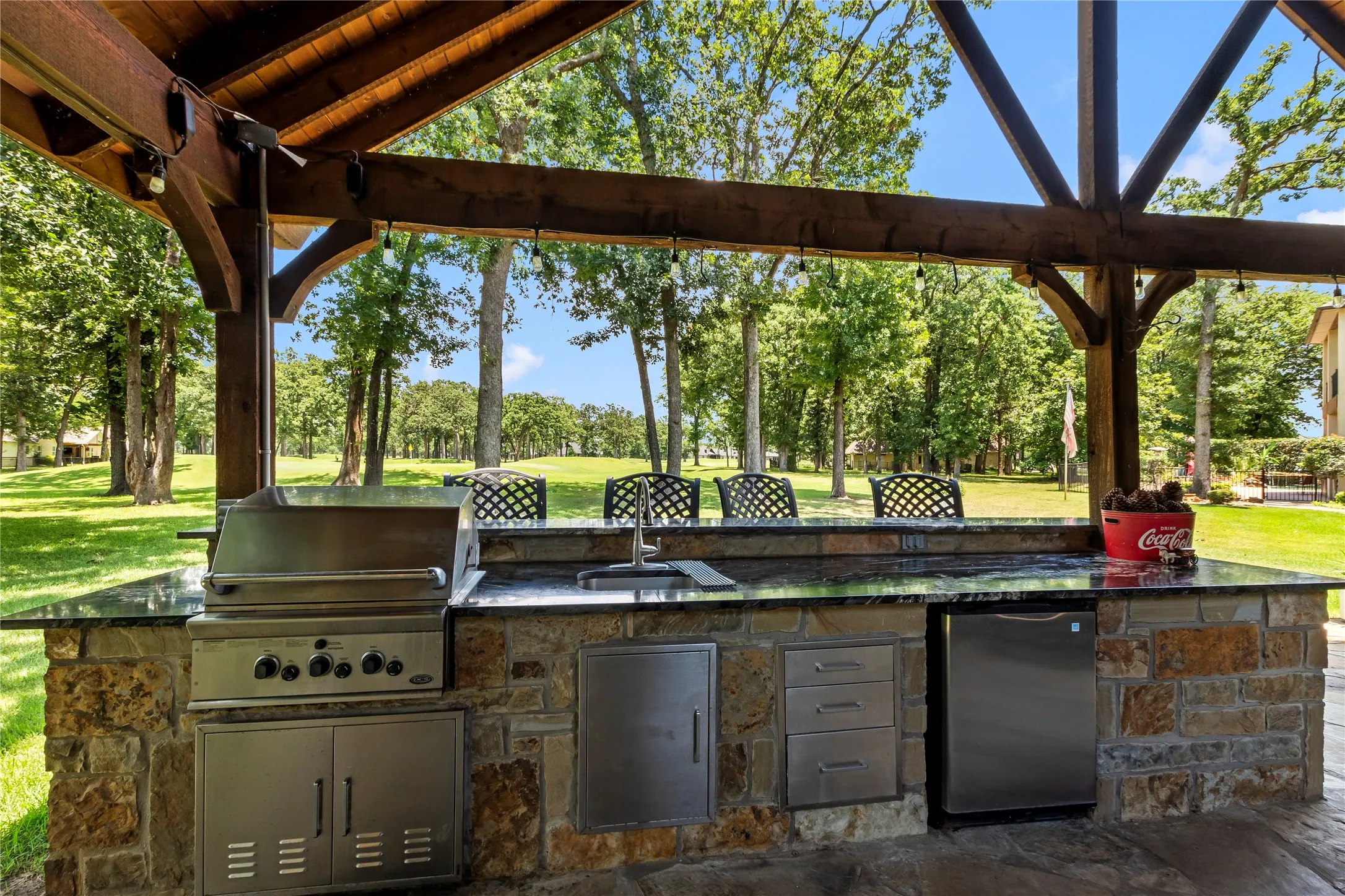 Single Family Residence For Sale in Henderson County , 301 Saint Andrews Drive, Mabank, Texas 75156, 4 Bedroom, 4 Bathroom, 3 Garage spaces, 3,130 Sqft, built in 1999, mls#21299217, Real Estate Agent in Mabank, Homes For Sale in Henderson county, Homes For Sale in Mabank, Realtor in Mabank Texas, Real Estate Brokerage Independent Realty Texas, Luminita Cordes Realtor
