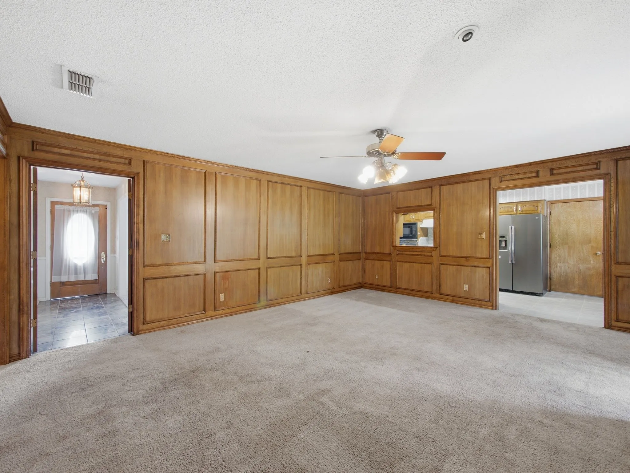 Single Family Residence For Sale in Dallas County , 316 Shadywood Lane, Seagoville, Texas 75159, 3 Bedrooms, 3 Bathrooms, 2 Garage spaces, 1,650 Sqft, built in 1981, Price $550,000, mls#21299617, Real Estate Agent in Seagoville, Homes For Sale in Dallas county, Homes For Sale in Seagoville, Realtor in Seagoville Texas, Real Estate Brokerage Independent Realty Texas, Luminita Cordes Realtor