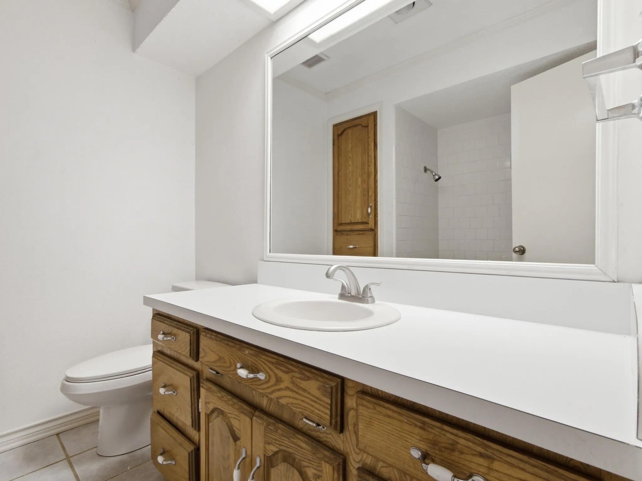 Single Family Residence For Sale in Dallas County , 316 Shadywood Lane, Seagoville, Texas 75159, 3 Bedrooms, 3 Bathrooms, 2 Garage spaces, 1,650 Sqft, built in 1981, Price $550,000, mls#21299617, Real Estate Agent in Seagoville, Homes For Sale in Dallas county, Homes For Sale in Seagoville, Realtor in Seagoville Texas, Real Estate Brokerage Independent Realty Texas, Luminita Cordes Realtor