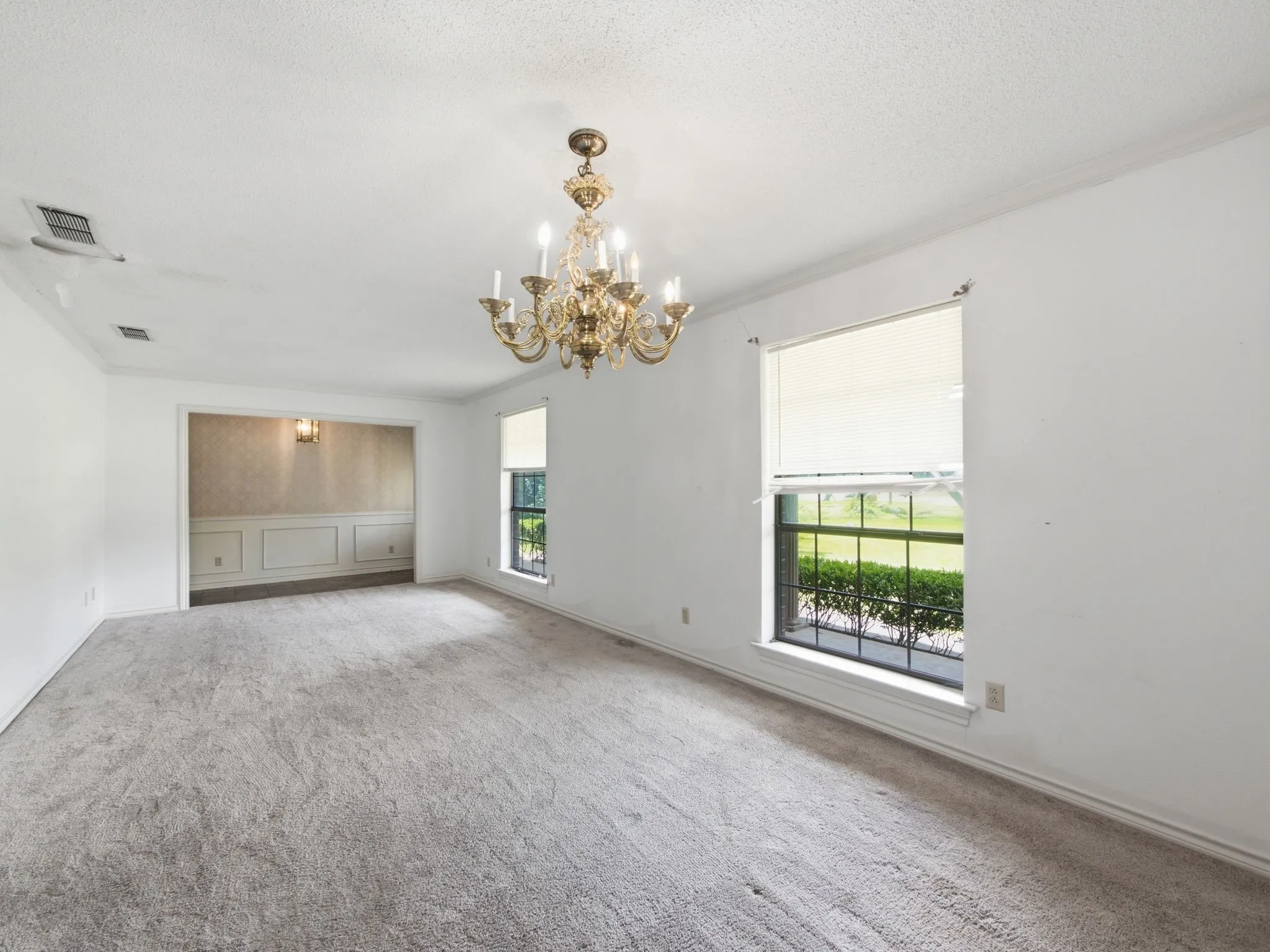 Single Family Residence For Sale in Dallas County , 316 Shadywood Lane, Seagoville, Texas 75159, 3 Bedrooms, 3 Bathrooms, 2 Garage spaces, 1,650 Sqft, built in 1981, Price $550,000, mls#21299617, Real Estate Agent in Seagoville, Homes For Sale in Dallas county, Homes For Sale in Seagoville, Realtor in Seagoville Texas, Real Estate Brokerage Independent Realty Texas, Luminita Cordes Realtor