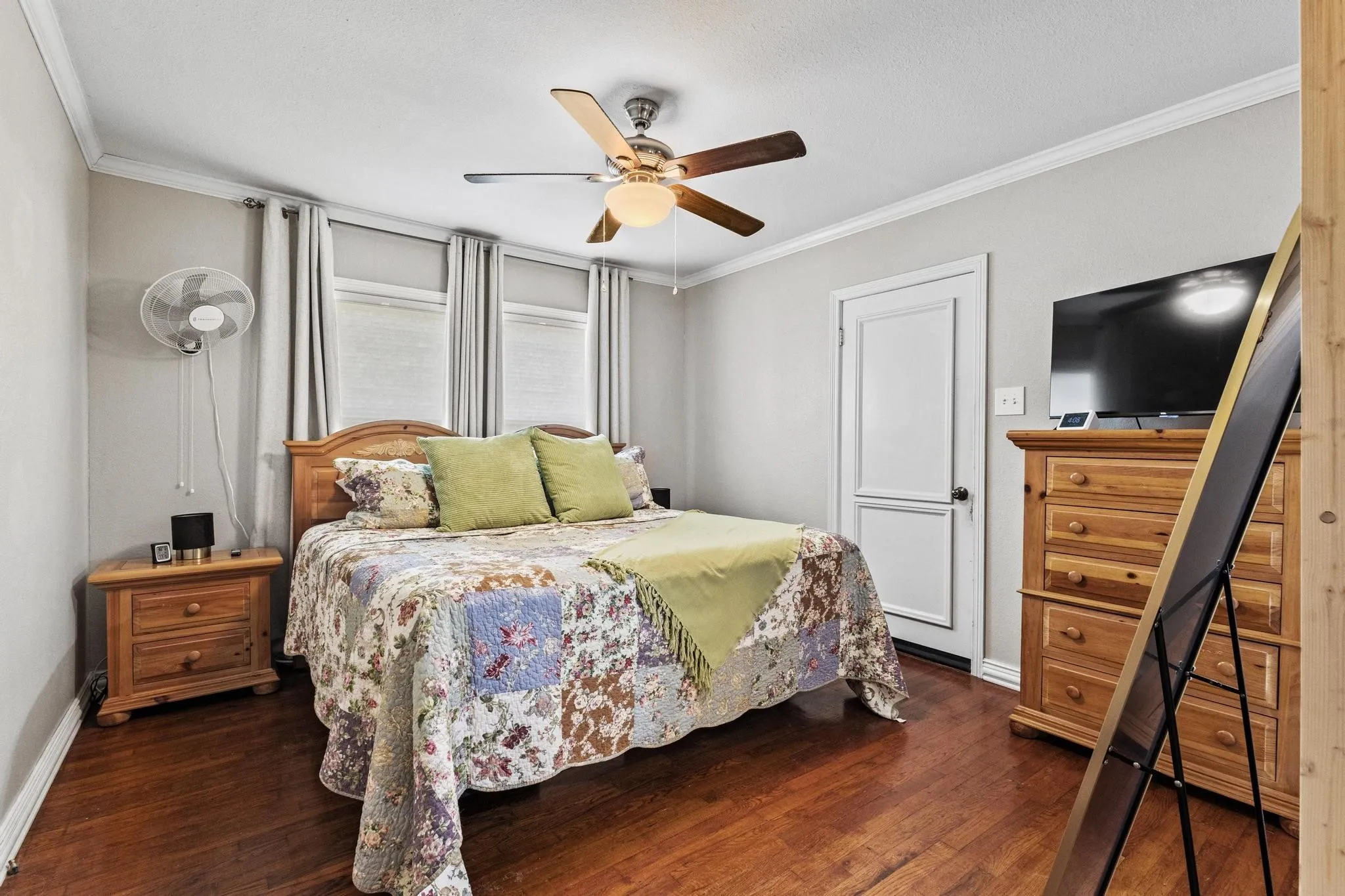 Hardwood-style flooring throughout