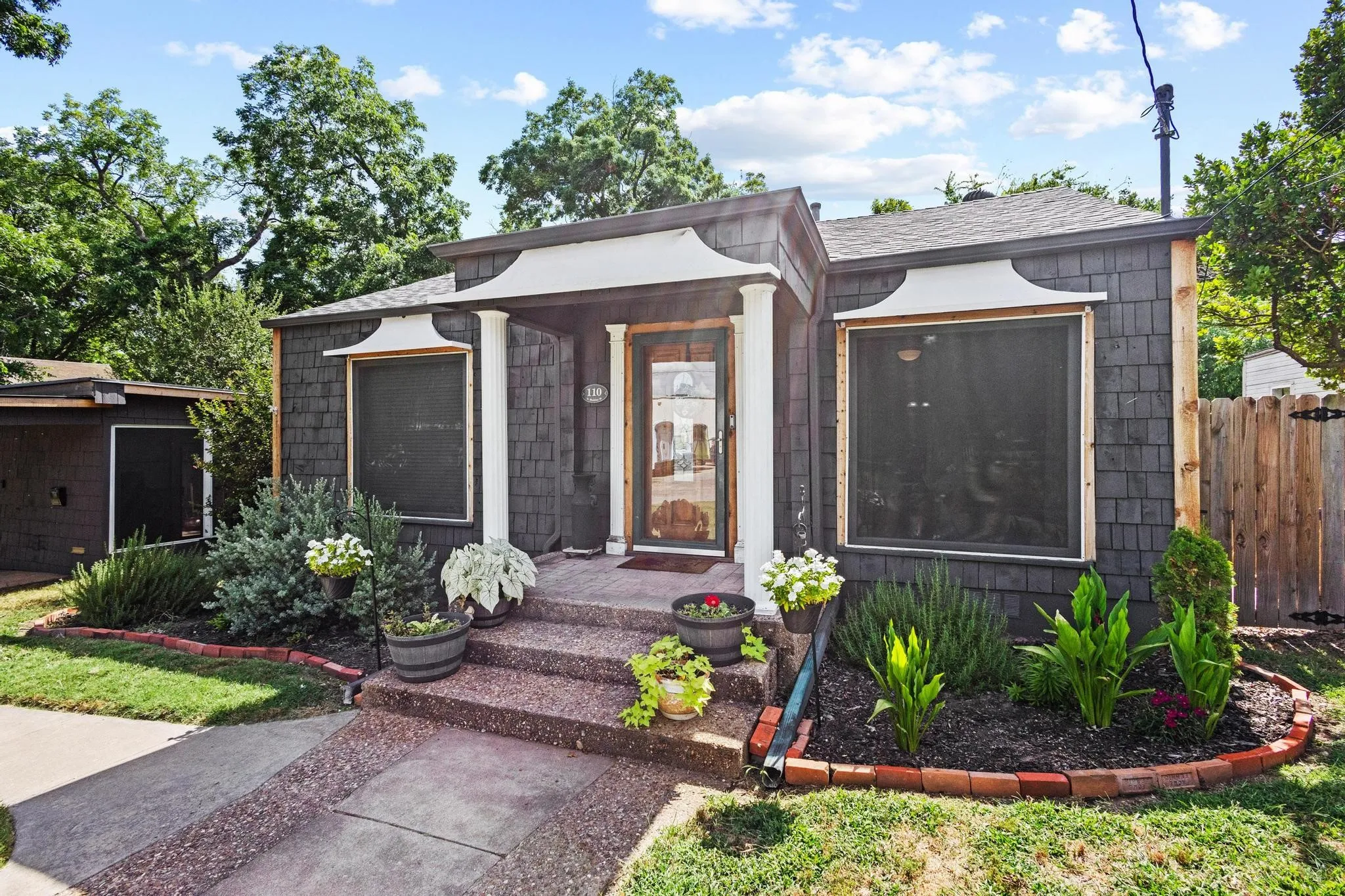 Single Family Residence For Sale in Grayson County , 110 S Binkley Street, Sherman, Texas 75092, 2 Bedroom, 2 Bathroom, Garage spaces, 1,764 Sqft, built in 1946, mls#21303429, Real Estate Agent in Sherman, Homes For Sale in Grayson county, Homes For Sale in Sherman, Realtor in Sherman Texas, Real Estate Brokerage Independent Realty Texas, Luminita Cordes Realtor