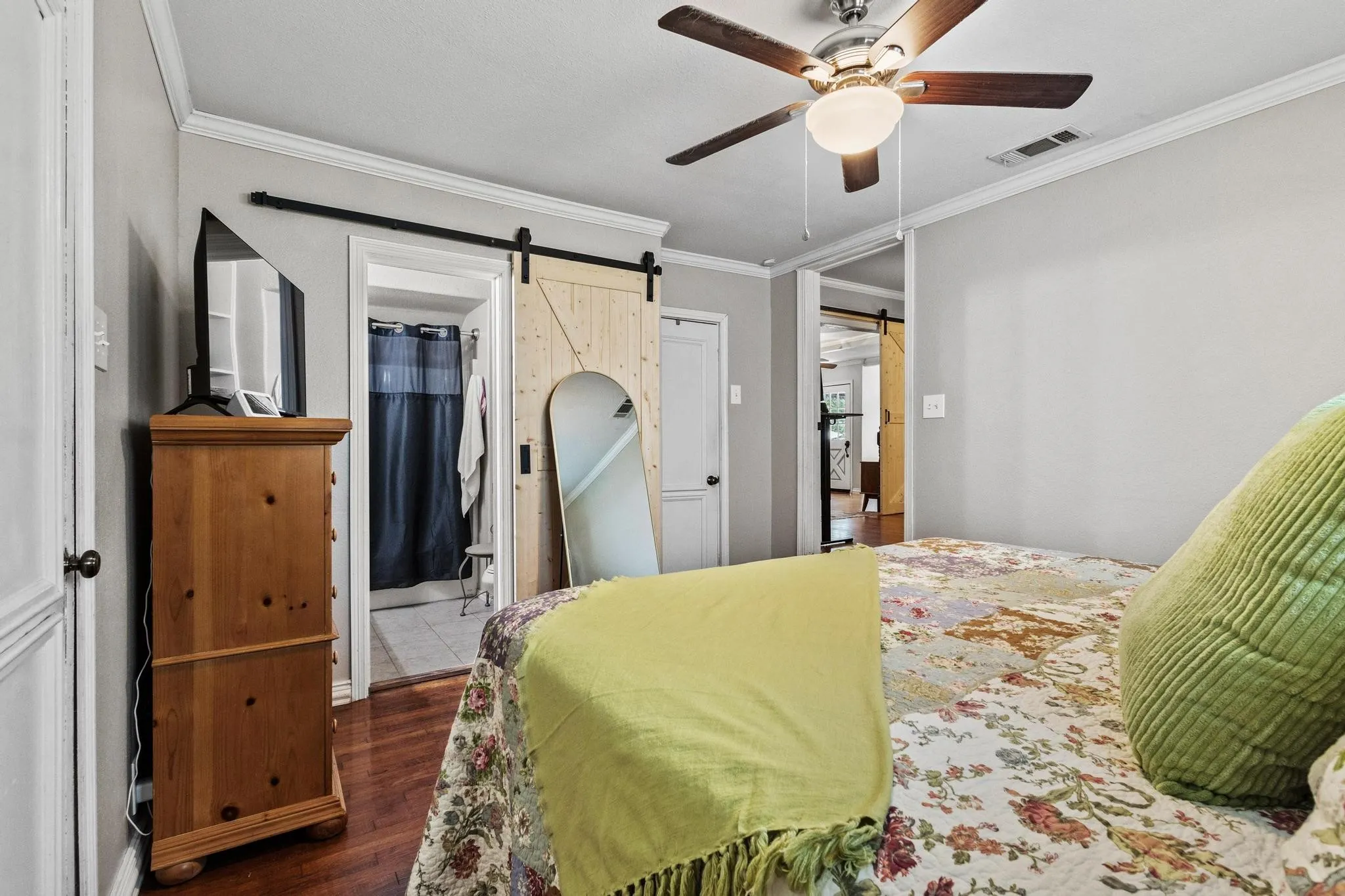 Single Family Residence For Sale in Grayson County , 110 S Binkley Street, Sherman, Texas 75092, 2 Bedroom, 2 Bathroom, Garage spaces, 1,764 Sqft, built in 1946, mls#21303429, Real Estate Agent in Sherman, Homes For Sale in Grayson county, Homes For Sale in Sherman, Realtor in Sherman Texas, Real Estate Brokerage Independent Realty Texas, Luminita Cordes Realtor