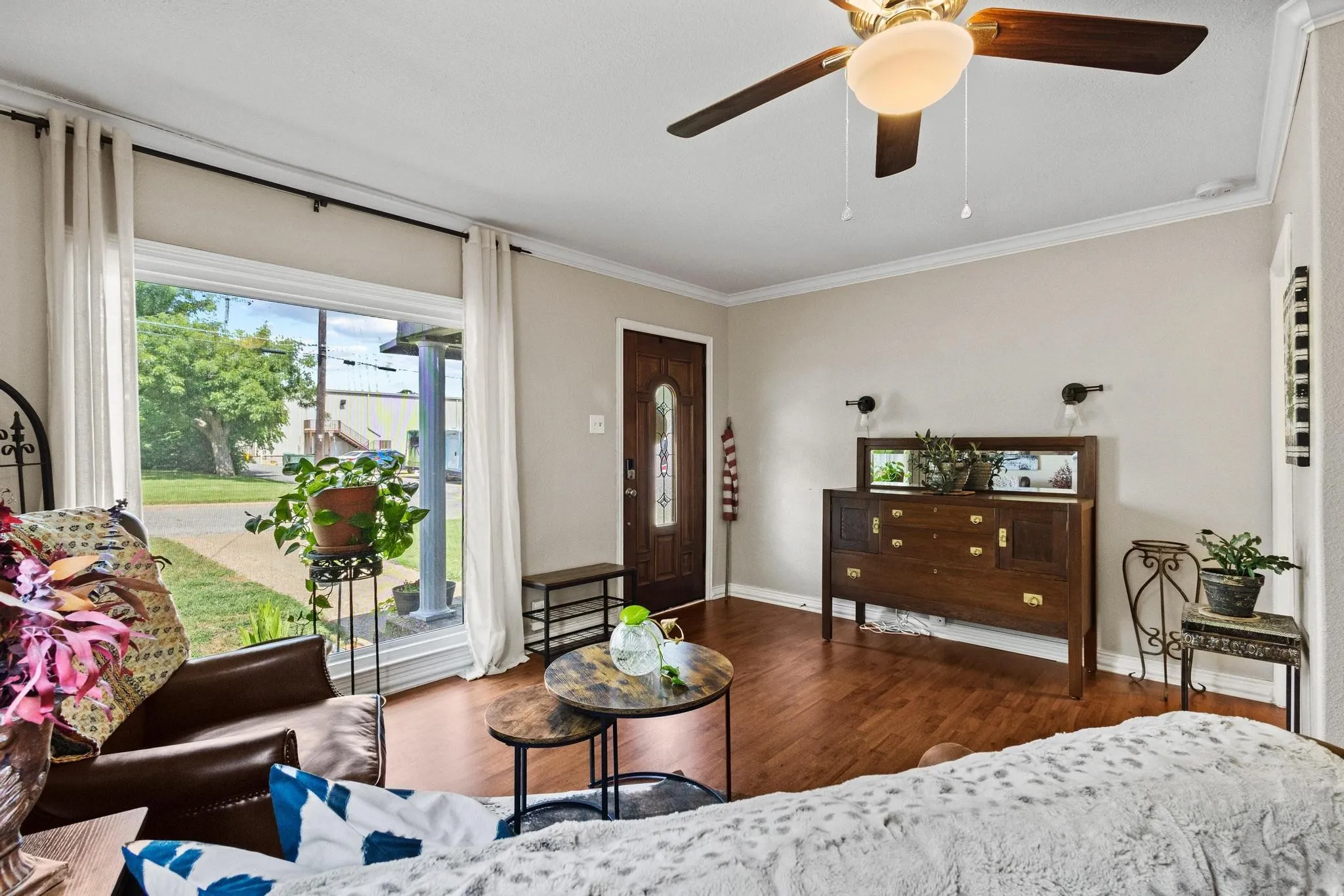 Sitting area right off the entry way with lots of natural light perfect for reading a book or relaxing