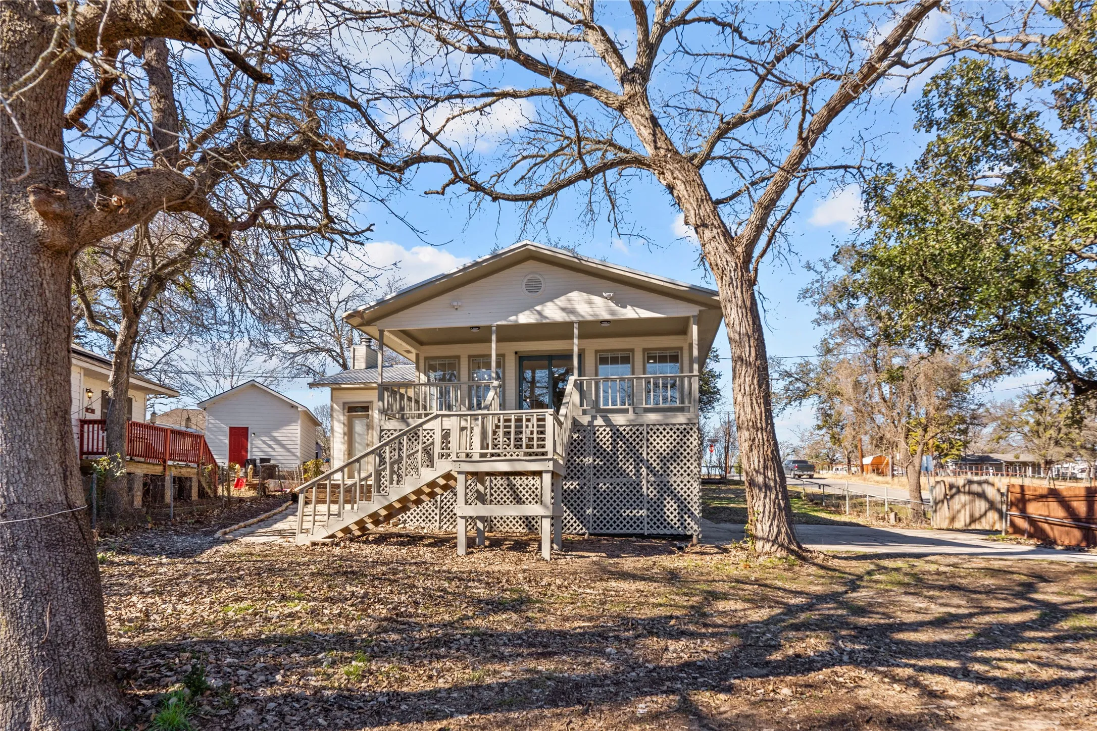 Single Family Residence For Rent in Parker County , 1701 E Lake Drive, Weatherford, Texas 76087, 3 Bedroom, 3 Bathroom, 2 Garage spaces, 1,563 Sqft, built in 0, mls#21307878, Real Estate Agent in Weatherford, Homes For Rent in Parker county, Homes For Rent in Weatherford, Realtor in Weatherford Texas, Real Estate Brokerage Independent Realty Texas, Luminita Cordes Realtor