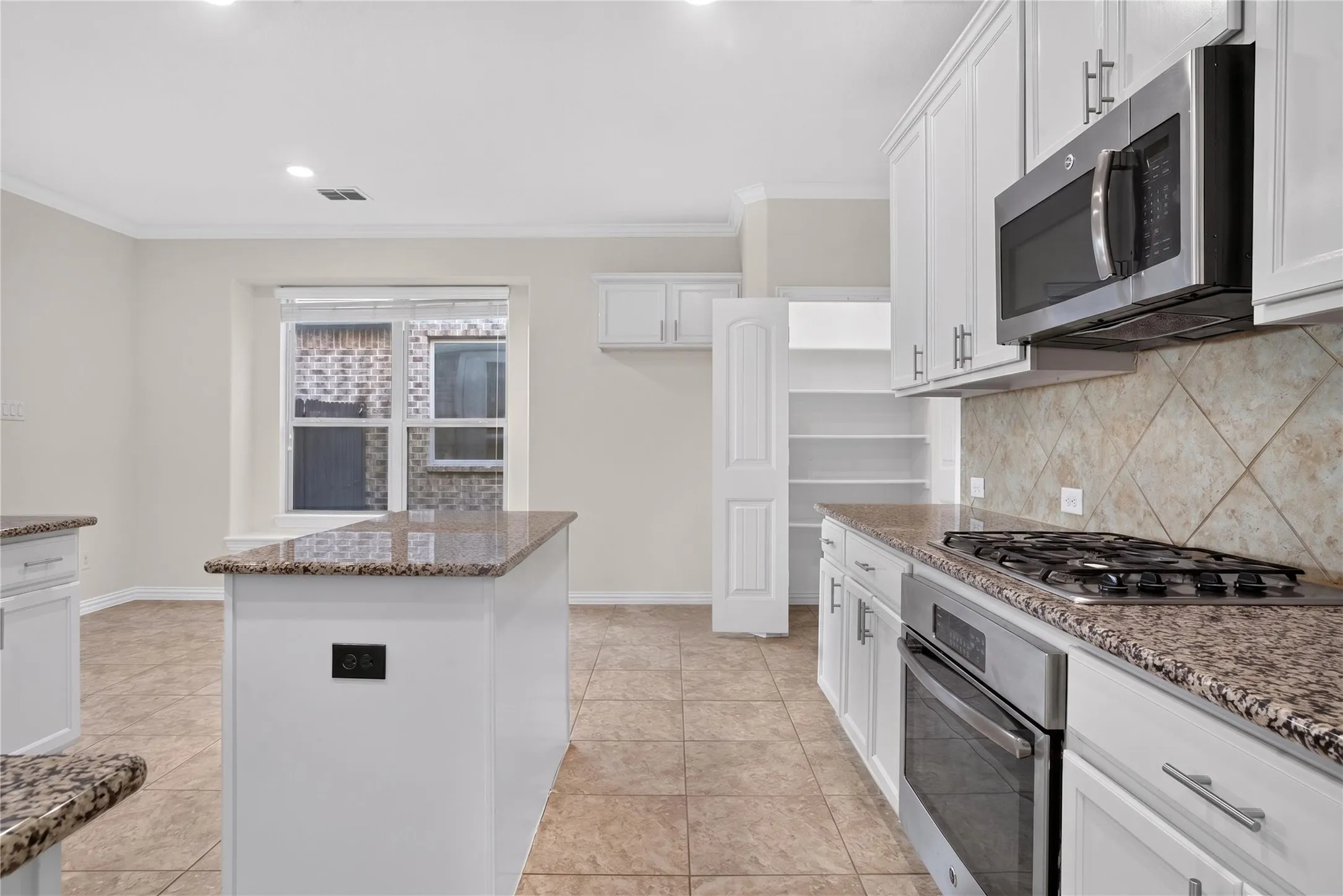 Single Family Residence For Sale in Collin County , 913 Avian Drive, Mc Kinney, Texas 75071, 4 Bedroom, 3 Bathroom, 2 Garage spaces, 3,141 Sqft, built in 2016, mls#21302175, Real Estate Agent in Mc Kinney, Homes For Sale in Collin county, Homes For Sale in Mc Kinney, Realtor in Mc Kinney Texas, Real Estate Brokerage Independent Realty Texas, Luminita Cordes Realtor