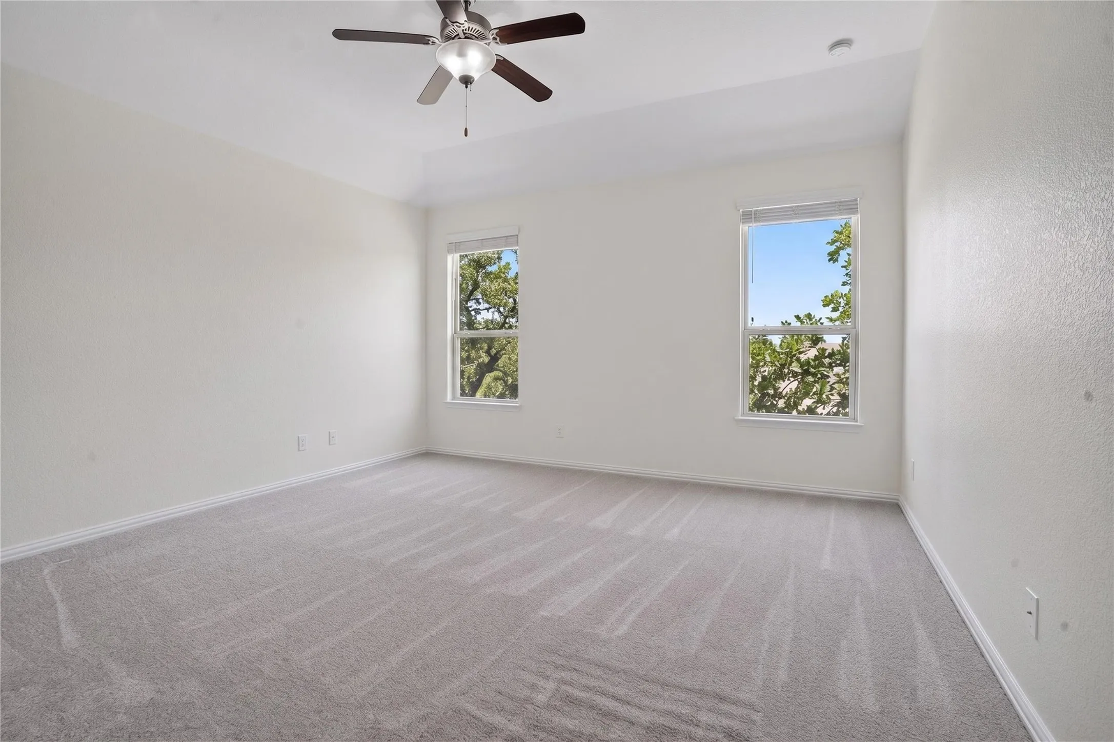 Single Family Residence For Sale in Collin County , 913 Avian Drive, Mc Kinney, Texas 75071, 4 Bedroom, 3 Bathroom, 2 Garage spaces, 3,141 Sqft, built in 2016, mls#21302175, Real Estate Agent in Mc Kinney, Homes For Sale in Collin county, Homes For Sale in Mc Kinney, Realtor in Mc Kinney Texas, Real Estate Brokerage Independent Realty Texas, Luminita Cordes Realtor