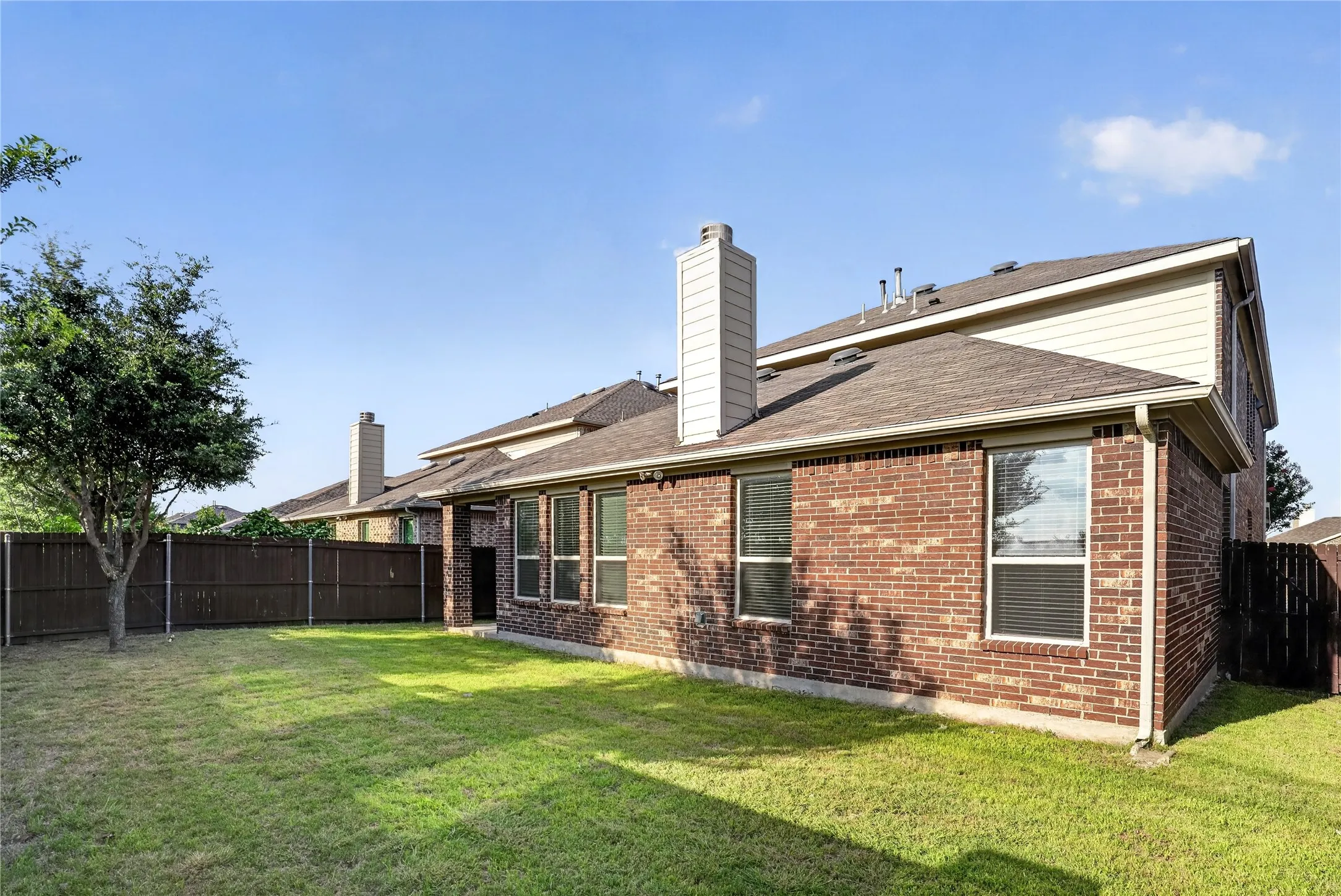 Single Family Residence For Sale in Collin County , 913 Avian Drive, Mc Kinney, Texas 75071, 4 Bedroom, 3 Bathroom, 2 Garage spaces, 3,141 Sqft, built in 2016, mls#21302175, Real Estate Agent in Mc Kinney, Homes For Sale in Collin county, Homes For Sale in Mc Kinney, Realtor in Mc Kinney Texas, Real Estate Brokerage Independent Realty Texas, Luminita Cordes Realtor