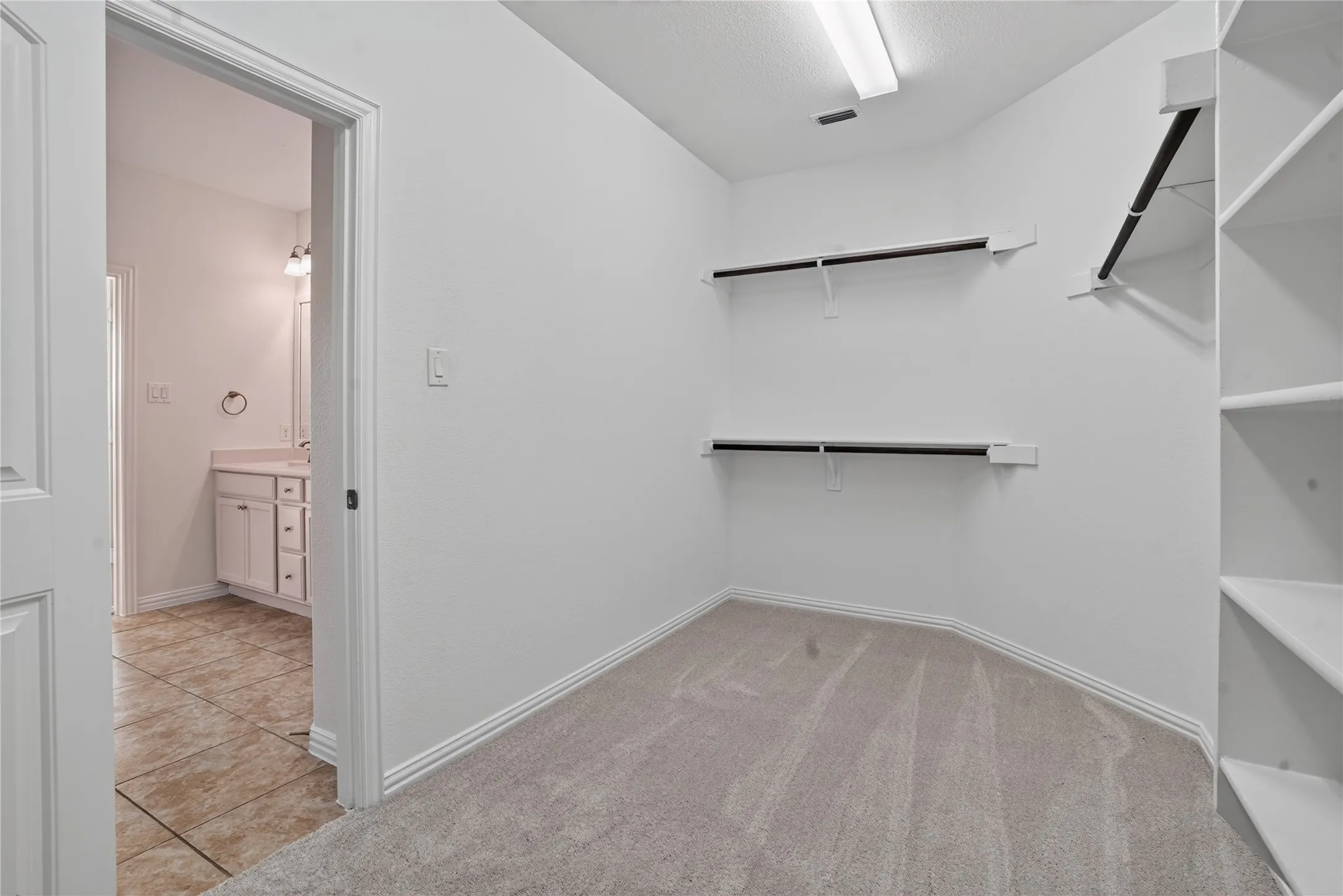 Single Family Residence For Sale in Collin County , 913 Avian Drive, Mc Kinney, Texas 75071, 4 Bedroom, 3 Bathroom, 2 Garage spaces, 3,141 Sqft, built in 2016, mls#21302175, Real Estate Agent in Mc Kinney, Homes For Sale in Collin county, Homes For Sale in Mc Kinney, Realtor in Mc Kinney Texas, Real Estate Brokerage Independent Realty Texas, Luminita Cordes Realtor