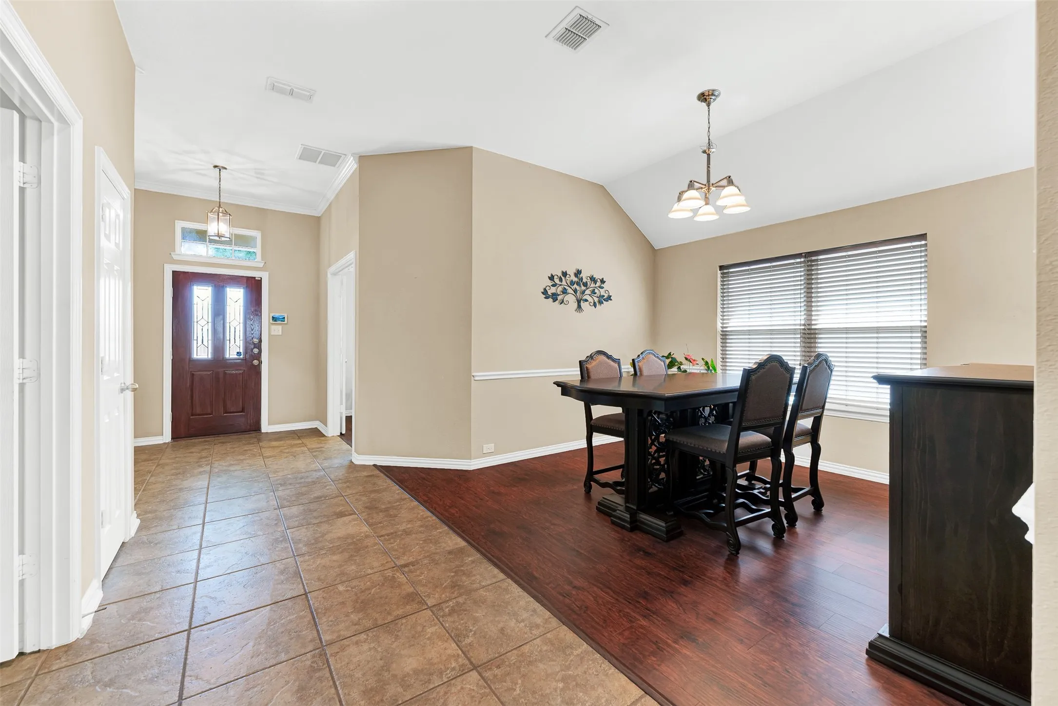 Single Family Residence For Sale in Denton County , 512 Turnstone Drive, Little Elm, Texas 75068, 3 Bedroom, 2 Bathroom, 2 Garage spaces, 2,226 Sqft, built in 2008, mls#21293581, Real Estate Agent in Little Elm, Homes For Sale in Denton county, Homes For Sale in Little Elm, Realtor in Little Elm Texas, Real Estate Brokerage Independent Realty Texas, Luminita Cordes Realtor