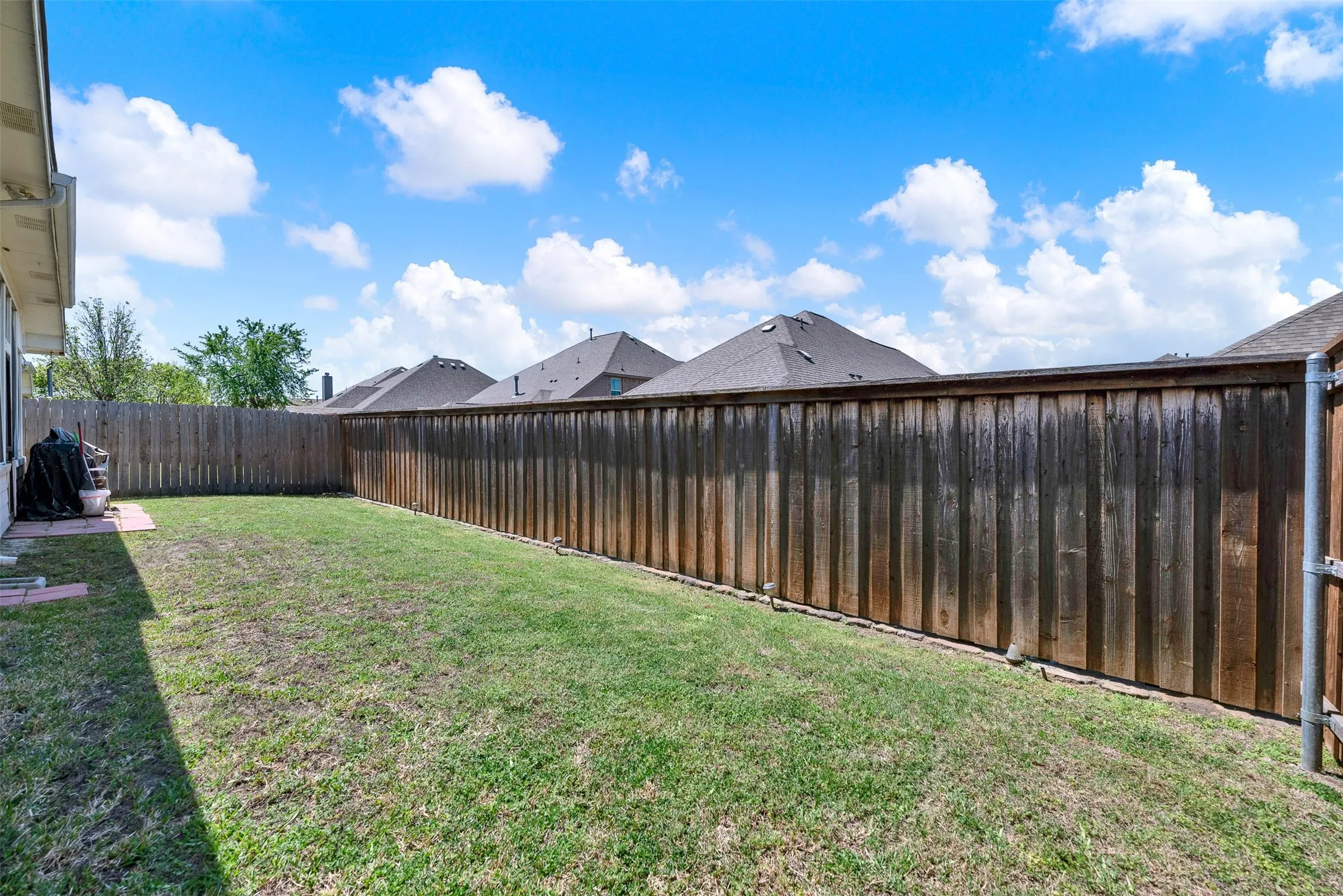 Single Family Residence For Sale in Denton County , 512 Turnstone Drive, Little Elm, Texas 75068, 3 Bedroom, 2 Bathroom, 2 Garage spaces, 2,226 Sqft, built in 2008, mls#21293581, Real Estate Agent in Little Elm, Homes For Sale in Denton county, Homes For Sale in Little Elm, Realtor in Little Elm Texas, Real Estate Brokerage Independent Realty Texas, Luminita Cordes Realtor
