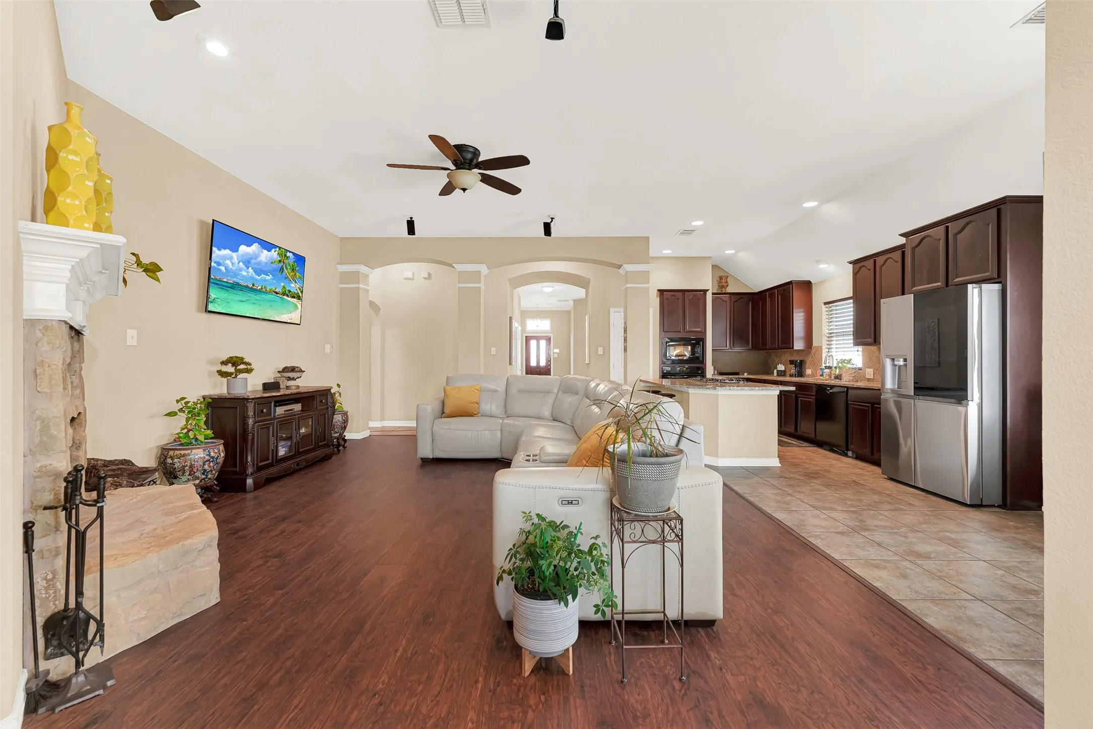 Single Family Residence For Sale in Denton County , 512 Turnstone Drive, Little Elm, Texas 75068, 3 Bedroom, 2 Bathroom, 2 Garage spaces, 2,226 Sqft, built in 2008, mls#21293581, Real Estate Agent in Little Elm, Homes For Sale in Denton county, Homes For Sale in Little Elm, Realtor in Little Elm Texas, Real Estate Brokerage Independent Realty Texas, Luminita Cordes Realtor