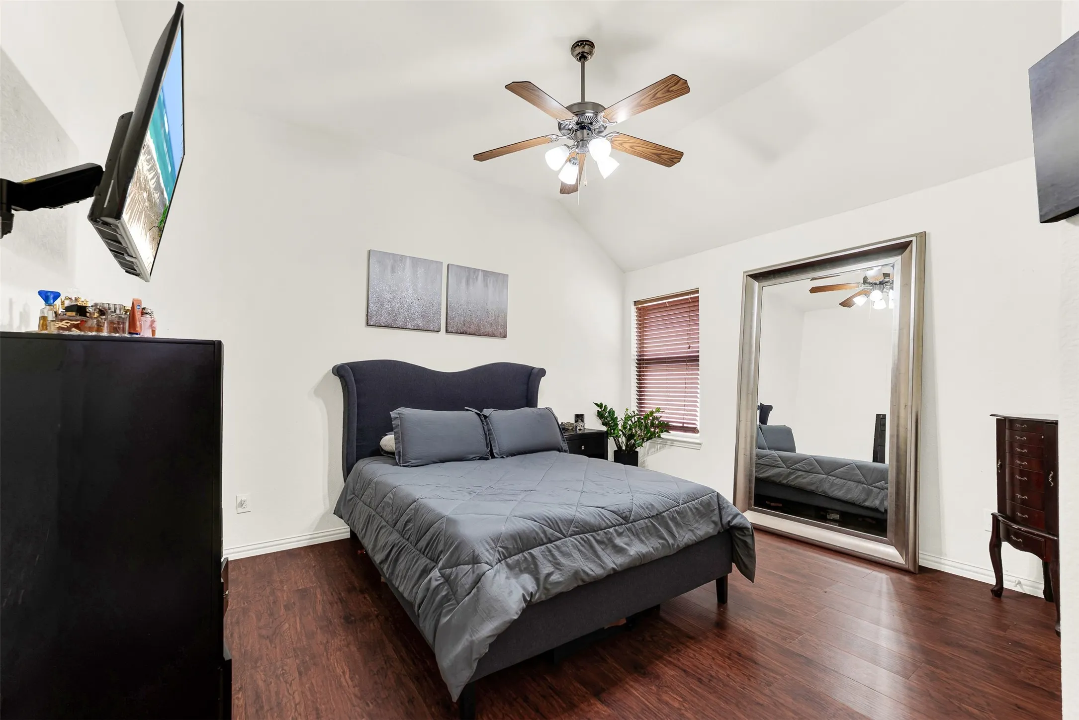 Single Family Residence For Sale in Denton County , 512 Turnstone Drive, Little Elm, Texas 75068, 3 Bedroom, 2 Bathroom, 2 Garage spaces, 2,226 Sqft, built in 2008, mls#21293581, Real Estate Agent in Little Elm, Homes For Sale in Denton county, Homes For Sale in Little Elm, Realtor in Little Elm Texas, Real Estate Brokerage Independent Realty Texas, Luminita Cordes Realtor