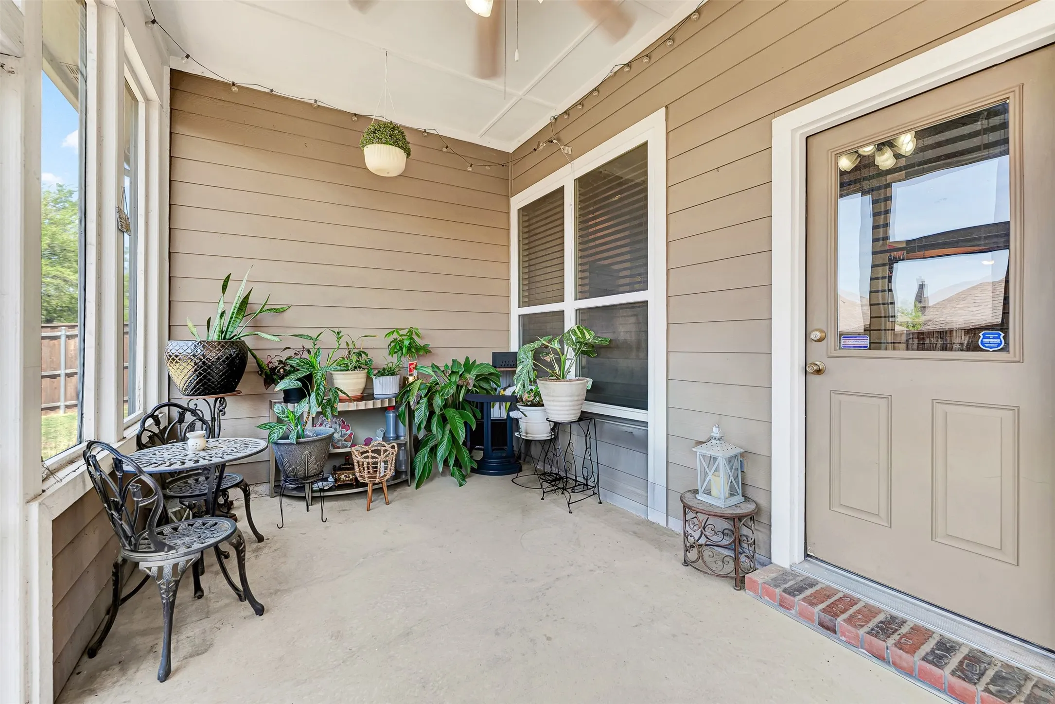 Single Family Residence For Sale in Denton County , 512 Turnstone Drive, Little Elm, Texas 75068, 3 Bedroom, 2 Bathroom, 2 Garage spaces, 2,226 Sqft, built in 2008, mls#21293581, Real Estate Agent in Little Elm, Homes For Sale in Denton county, Homes For Sale in Little Elm, Realtor in Little Elm Texas, Real Estate Brokerage Independent Realty Texas, Luminita Cordes Realtor
