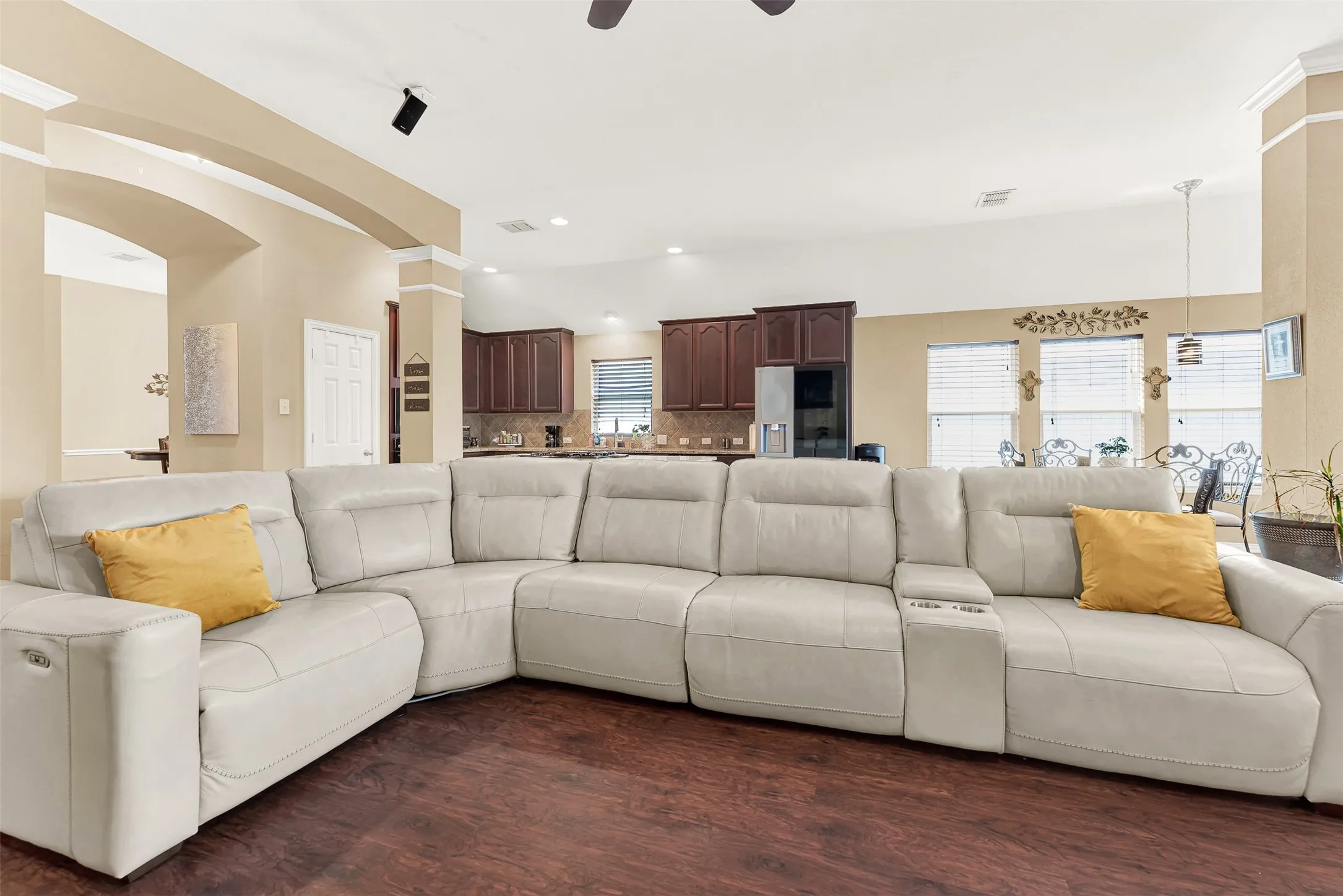 Single Family Residence For Sale in Denton County , 512 Turnstone Drive, Little Elm, Texas 75068, 3 Bedroom, 2 Bathroom, 2 Garage spaces, 2,226 Sqft, built in 2008, mls#21293581, Real Estate Agent in Little Elm, Homes For Sale in Denton county, Homes For Sale in Little Elm, Realtor in Little Elm Texas, Real Estate Brokerage Independent Realty Texas, Luminita Cordes Realtor