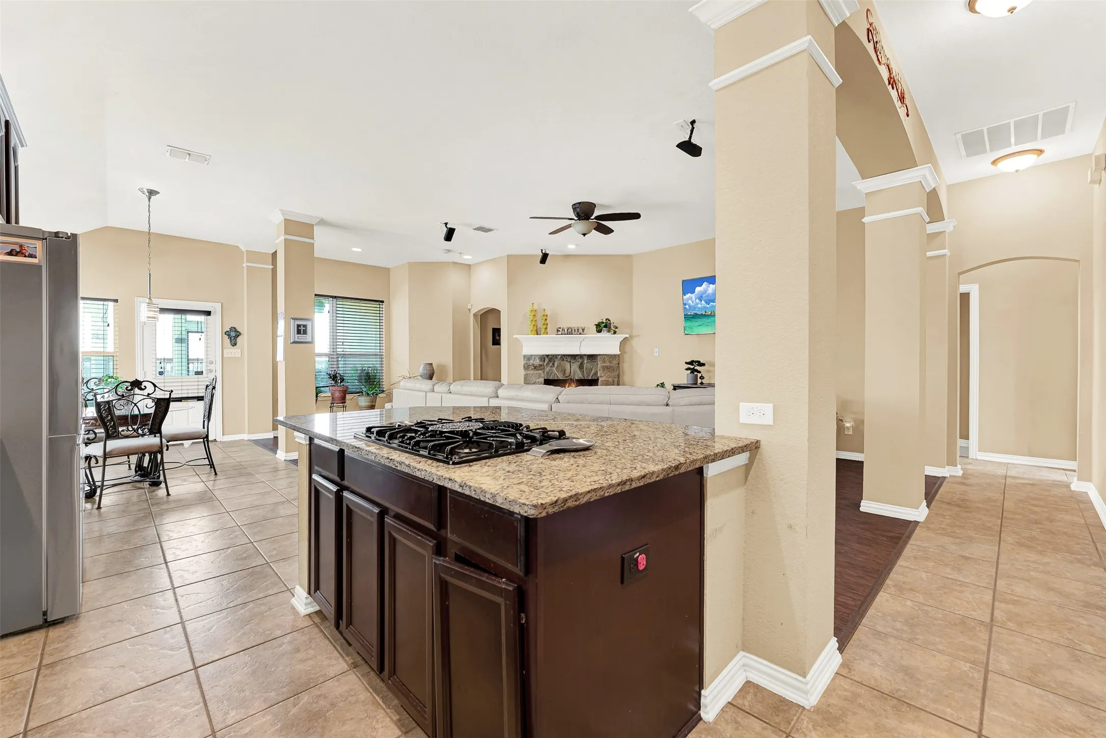 Single Family Residence For Sale in Denton County , 512 Turnstone Drive, Little Elm, Texas 75068, 3 Bedroom, 2 Bathroom, 2 Garage spaces, 2,226 Sqft, built in 2008, mls#21293581, Real Estate Agent in Little Elm, Homes For Sale in Denton county, Homes For Sale in Little Elm, Realtor in Little Elm Texas, Real Estate Brokerage Independent Realty Texas, Luminita Cordes Realtor