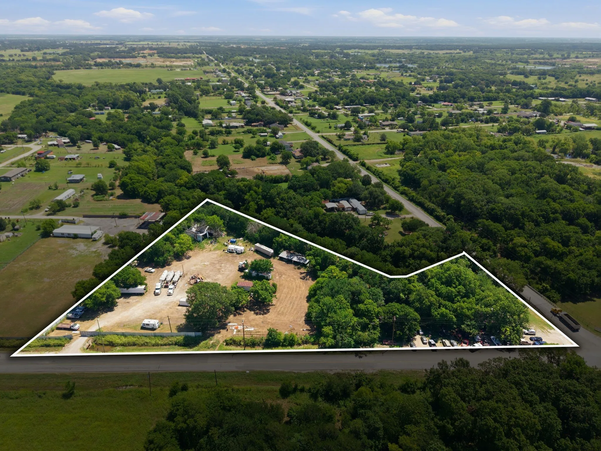 Retail For Sale in Dallas County , 3212 Bilindsay Road, Combine, Texas 75159, 0, 0, Garage spaces, 0 Sqft, built in 1940, mls#21299603, Real Estate Agent in Combine, Homes For Sale in Dallas county, Homes For Sale in Combine, Realtor in Combine Texas, Real Estate Brokerage Independent Realty Texas, Luminita Cordes Realtor