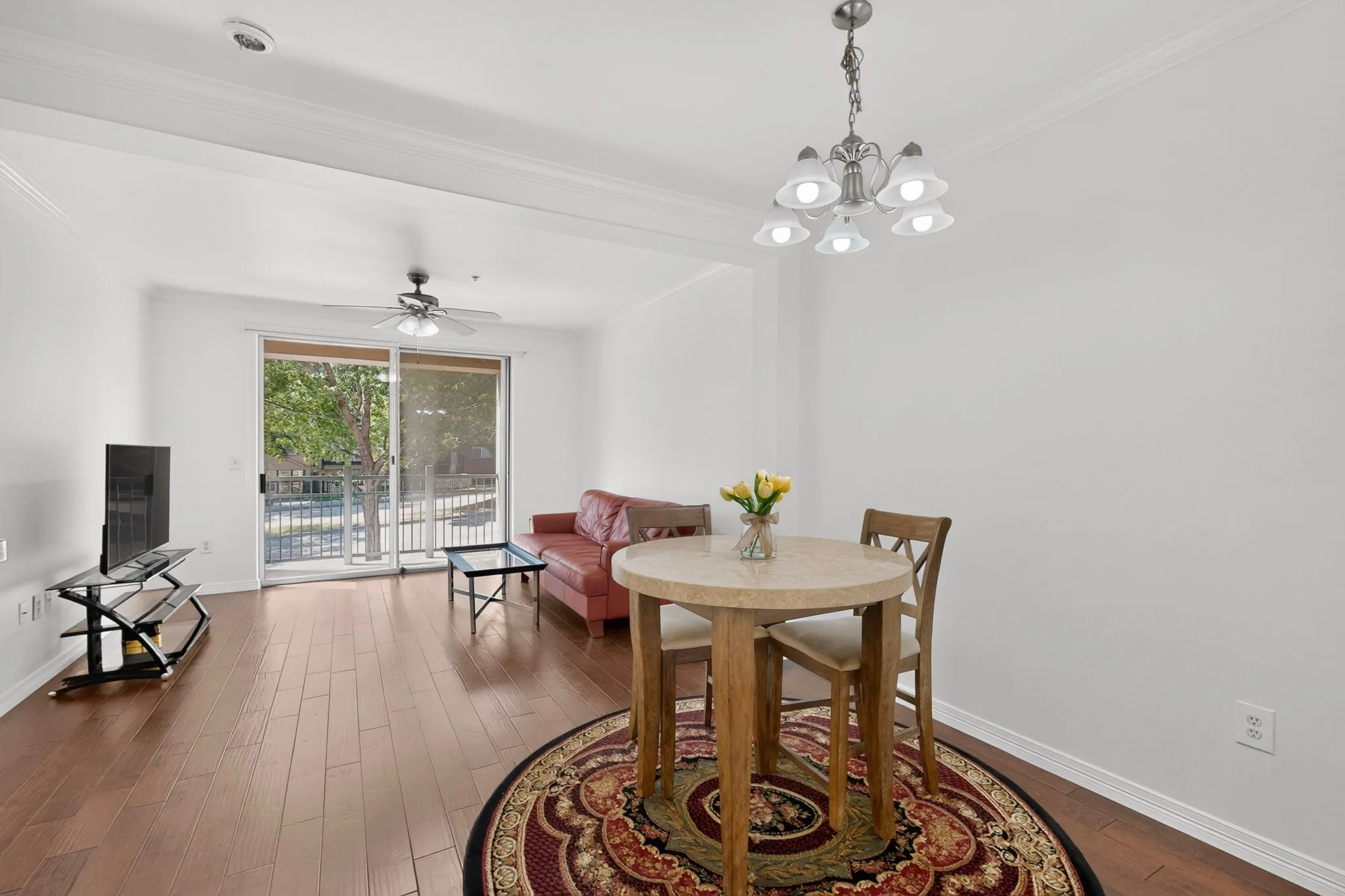 Condominium For Sale in Dallas County , 330 Las Colinas Boulevard E 220, Irving, Texas 75039, 1 Bedroom, 1 Bathroom, 1 Garage spaces, 813 Sqft, built in 2001, mls#21307870, Real Estate Agent in Irving, Homes For Sale in Dallas county, Homes For Sale in Irving, Realtor in Irving Texas, Real Estate Brokerage Independent Realty Texas, Luminita Cordes Realtor