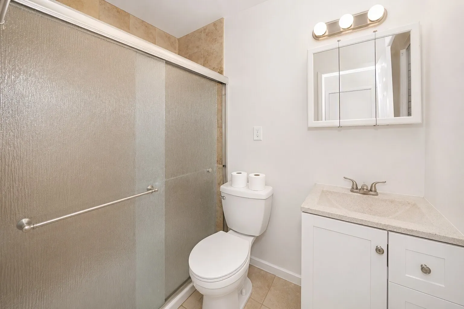 Single Family Residence For Sale in Tarrant County , 4028 Shawnee Trail, Lake Worth, Texas 76135, 4 Bedroom, 2 Bathroom, 2 Garage spaces, 2,260 Sqft, built in 1960, mls#21307778, Real Estate Agent in Lake Worth, Homes For Sale in Tarrant county, Homes For Sale in Lake Worth, Realtor in Lake Worth Texas, Real Estate Brokerage Independent Realty Texas, Luminita Cordes Realtor