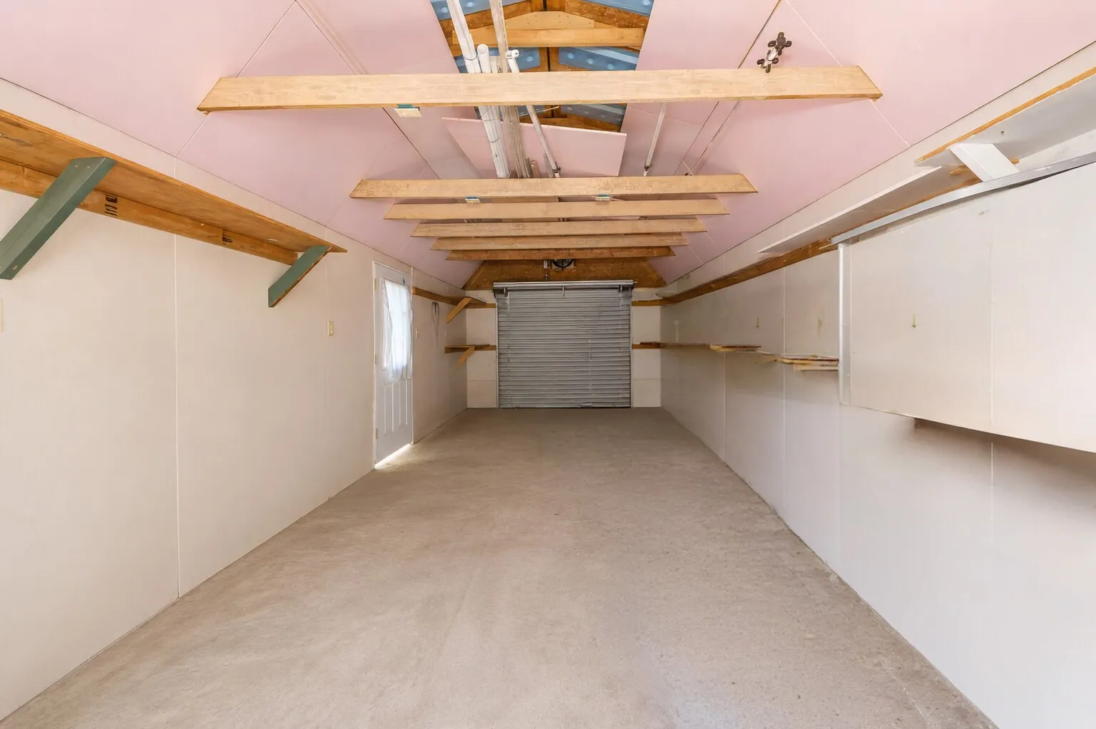 Single Family Residence For Sale in Tarrant County , 4028 Shawnee Trail, Lake Worth, Texas 76135, 4 Bedroom, 2 Bathroom, 2 Garage spaces, 2,260 Sqft, built in 1960, mls#21307778, Real Estate Agent in Lake Worth, Homes For Sale in Tarrant county, Homes For Sale in Lake Worth, Realtor in Lake Worth Texas, Real Estate Brokerage Independent Realty Texas, Luminita Cordes Realtor