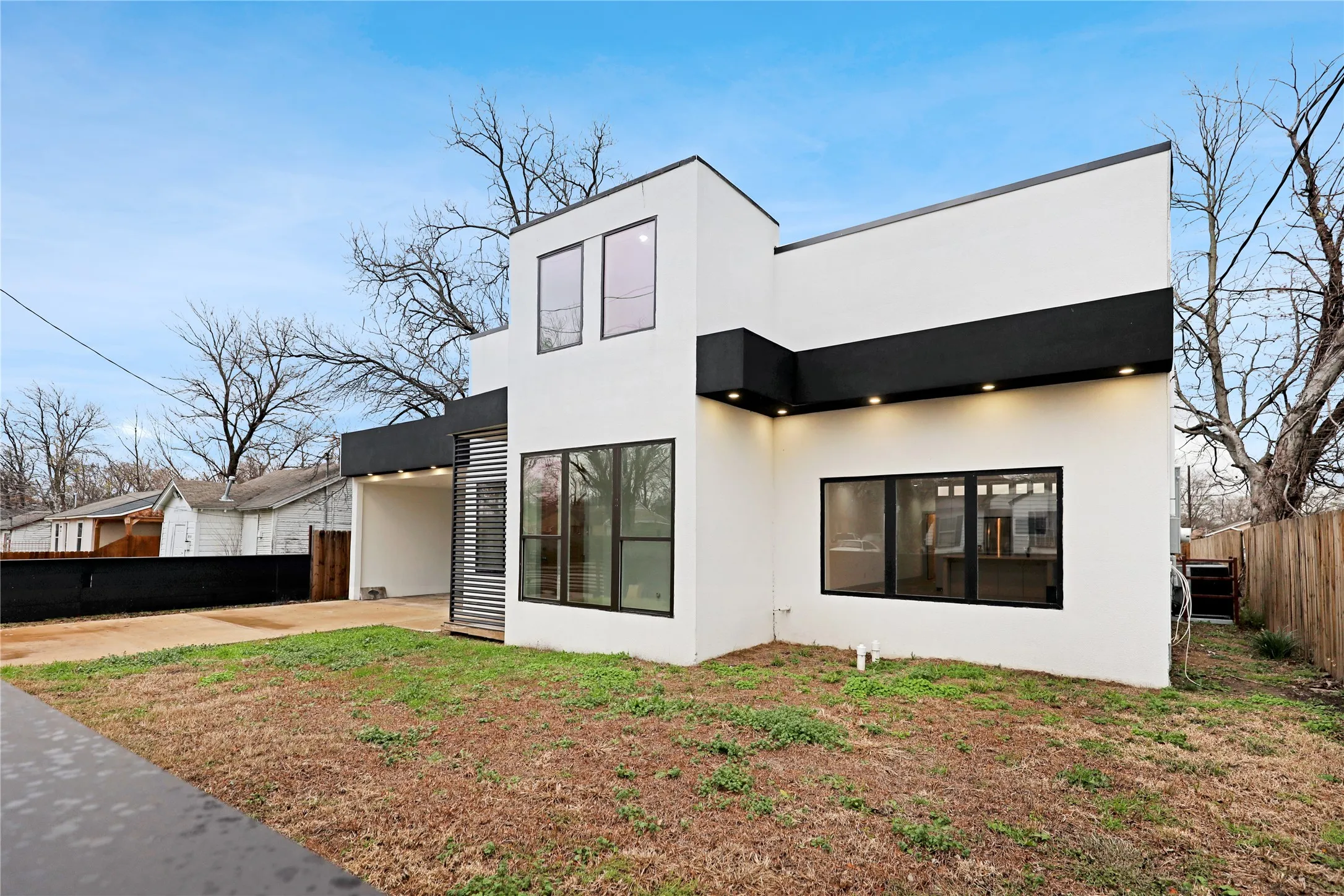 Single Family Residence For Sale in Dallas County , 2606 Fordham Road, Dallas, Texas 75216, 4 Bedroom, 3 Bathroom, 2 Garage spaces, 1,880 Sqft, built in 2022, mls#21307893, Real Estate Agent in Dallas, Homes For Sale in Dallas county, Homes For Sale in Dallas, Realtor in Dallas Texas, Real Estate Brokerage Independent Realty Texas, Luminita Cordes Realtor