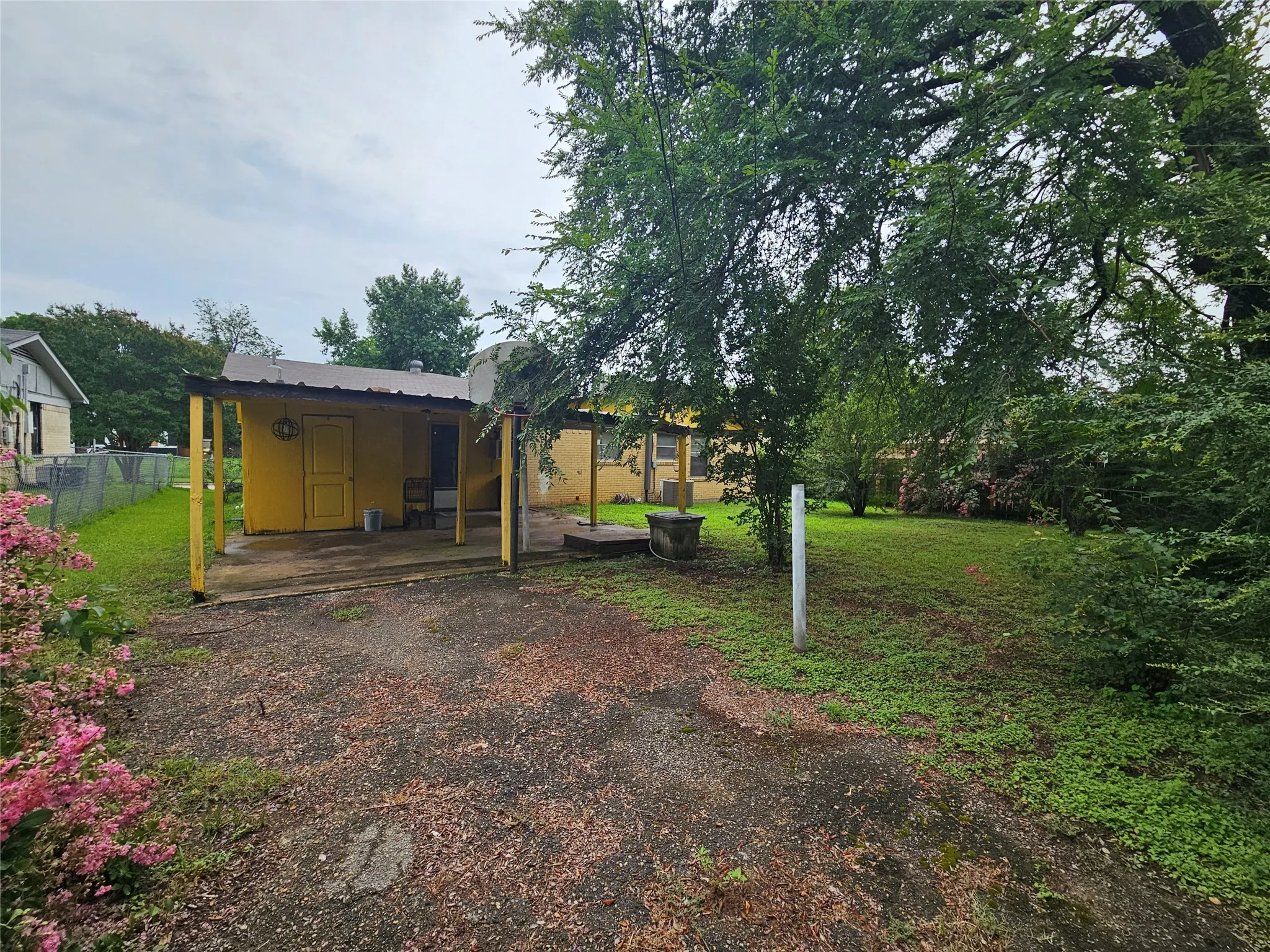 Single Family Residence For Rent in Dallas County , 119 Palm Oak Drive, Dallas, Texas 75217, 4 Bedroom, 2 Bathroom, Garage spaces, 2,100 Sqft, built in 1959, mls#21307879, Real Estate Agent in Dallas, Homes For Rent in Dallas county, Homes For Rent in Dallas, Realtor in Dallas Texas, Real Estate Brokerage Independent Realty Texas, Luminita Cordes Realtor
