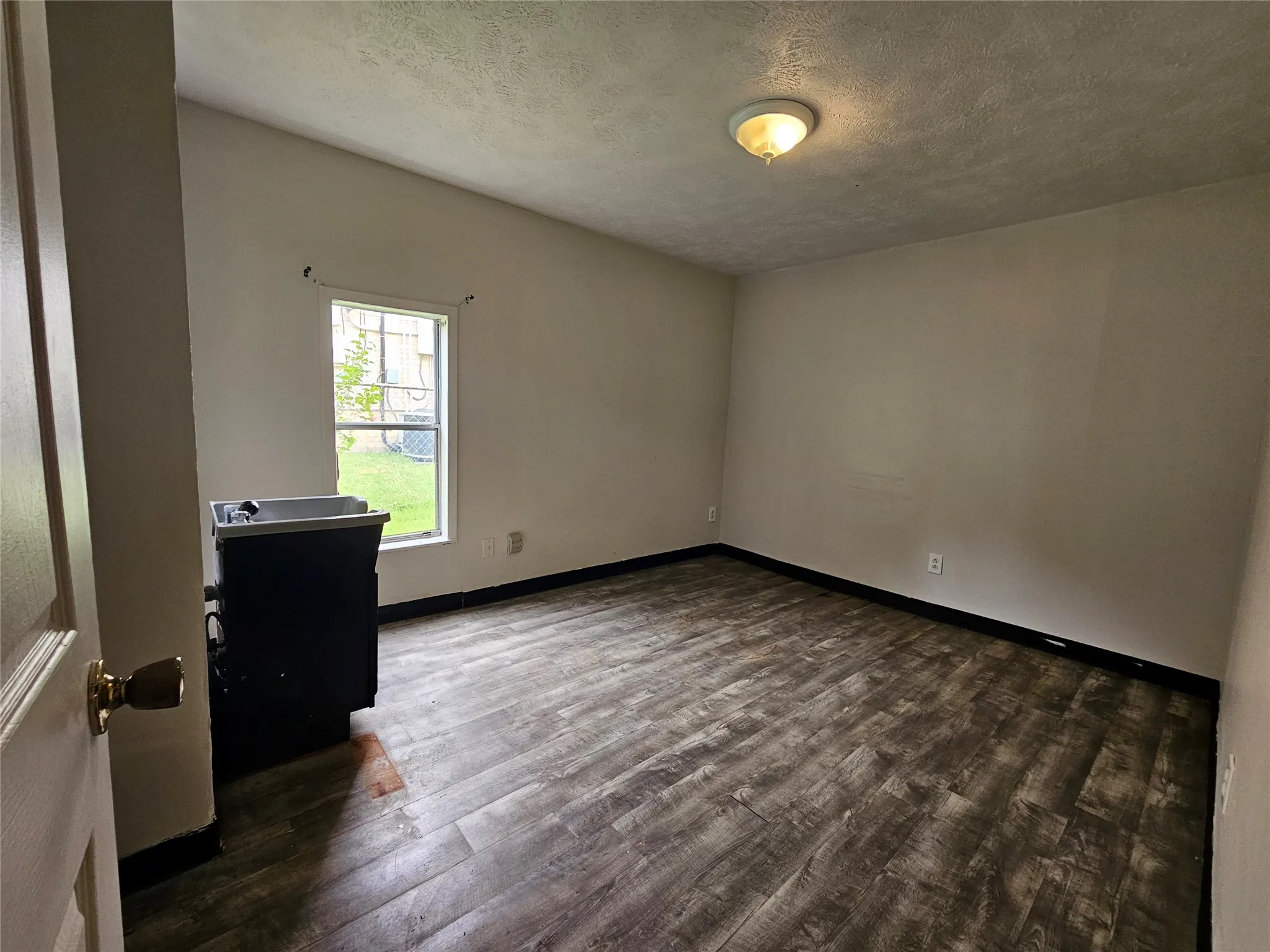 Single Family Residence For Rent in Dallas County , 119 Palm Oak Drive, Dallas, Texas 75217, 4 Bedroom, 2 Bathroom, Garage spaces, 2,100 Sqft, built in 1959, mls#21307879, Real Estate Agent in Dallas, Homes For Rent in Dallas county, Homes For Rent in Dallas, Realtor in Dallas Texas, Real Estate Brokerage Independent Realty Texas, Luminita Cordes Realtor