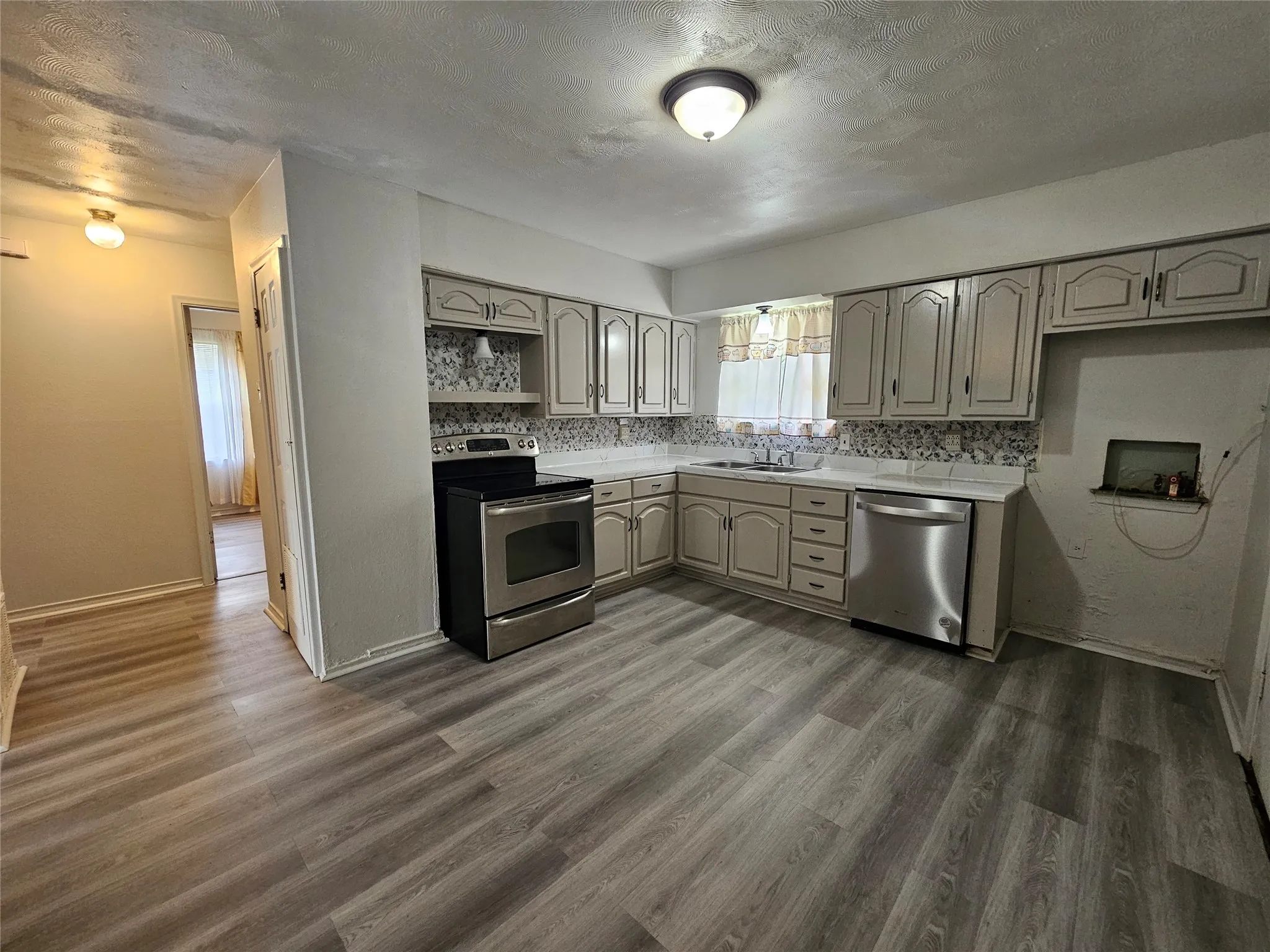 Single Family Residence For Rent in Dallas County , 119 Palm Oak Drive, Dallas, Texas 75217, 4 Bedroom, 2 Bathroom, Garage spaces, 2,100 Sqft, built in 1959, mls#21307879, Real Estate Agent in Dallas, Homes For Rent in Dallas county, Homes For Rent in Dallas, Realtor in Dallas Texas, Real Estate Brokerage Independent Realty Texas, Luminita Cordes Realtor