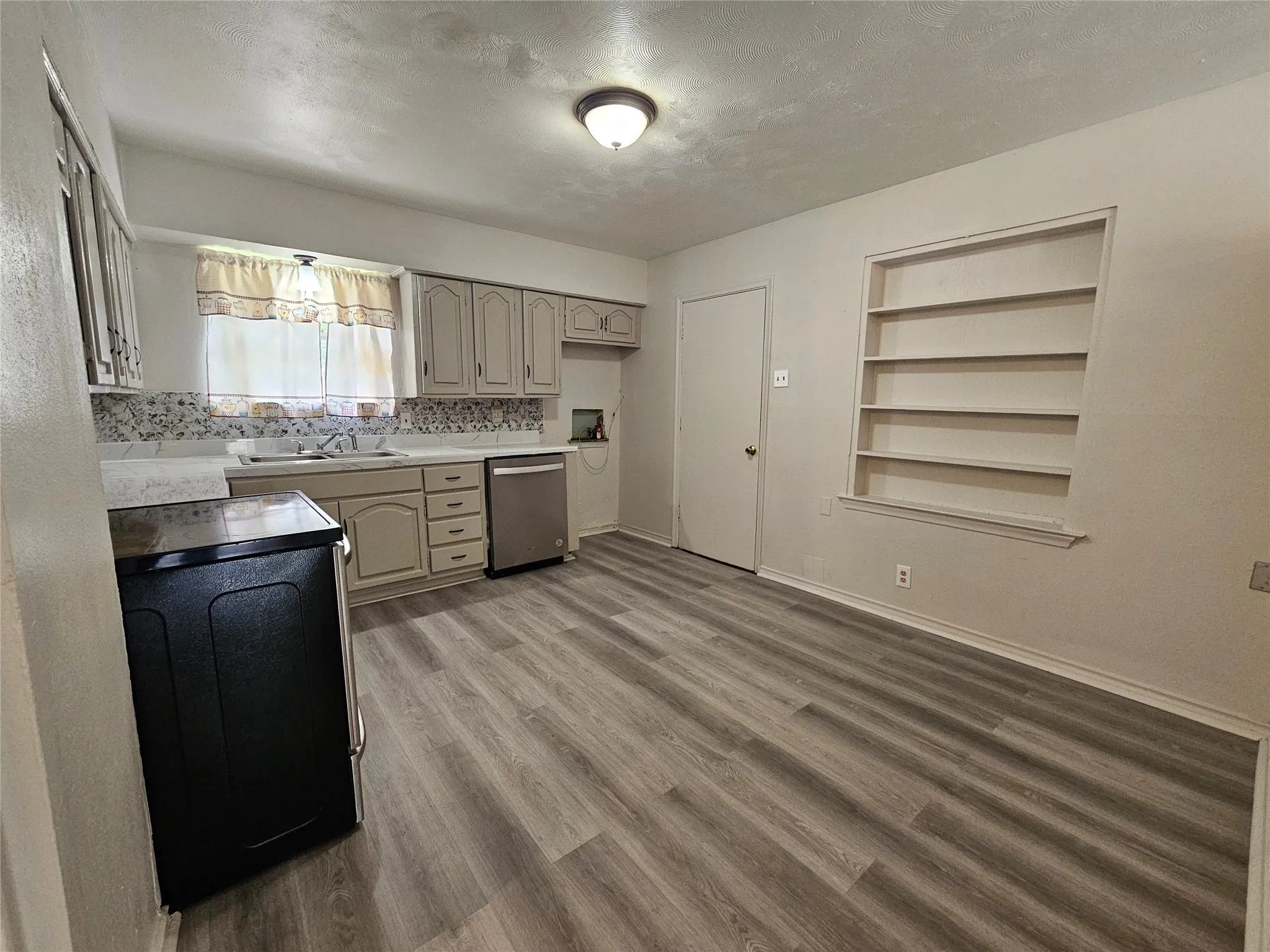 Single Family Residence For Rent in Dallas County , 119 Palm Oak Drive, Dallas, Texas 75217, 4 Bedroom, 2 Bathroom, Garage spaces, 2,100 Sqft, built in 1959, mls#21307879, Real Estate Agent in Dallas, Homes For Rent in Dallas county, Homes For Rent in Dallas, Realtor in Dallas Texas, Real Estate Brokerage Independent Realty Texas, Luminita Cordes Realtor