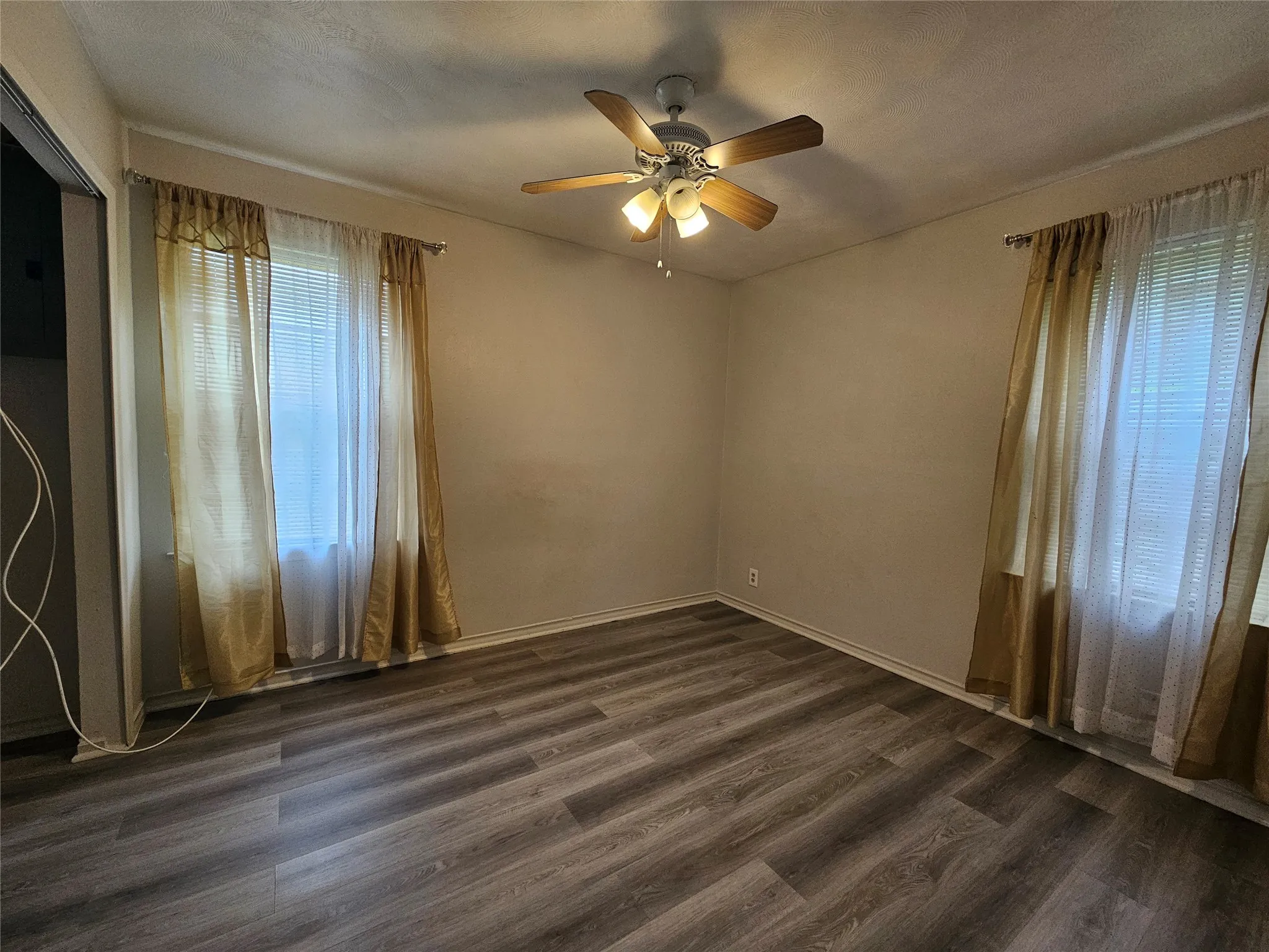 Single Family Residence For Rent in Dallas County , 119 Palm Oak Drive, Dallas, Texas 75217, 4 Bedroom, 2 Bathroom, Garage spaces, 2,100 Sqft, built in 1959, mls#21307879, Real Estate Agent in Dallas, Homes For Rent in Dallas county, Homes For Rent in Dallas, Realtor in Dallas Texas, Real Estate Brokerage Independent Realty Texas, Luminita Cordes Realtor