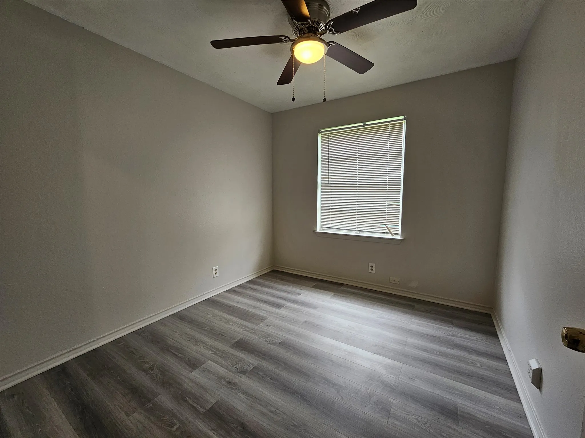 Single Family Residence For Rent in Dallas County , 119 Palm Oak Drive, Dallas, Texas 75217, 4 Bedroom, 2 Bathroom, Garage spaces, 2,100 Sqft, built in 1959, mls#21307879, Real Estate Agent in Dallas, Homes For Rent in Dallas county, Homes For Rent in Dallas, Realtor in Dallas Texas, Real Estate Brokerage Independent Realty Texas, Luminita Cordes Realtor