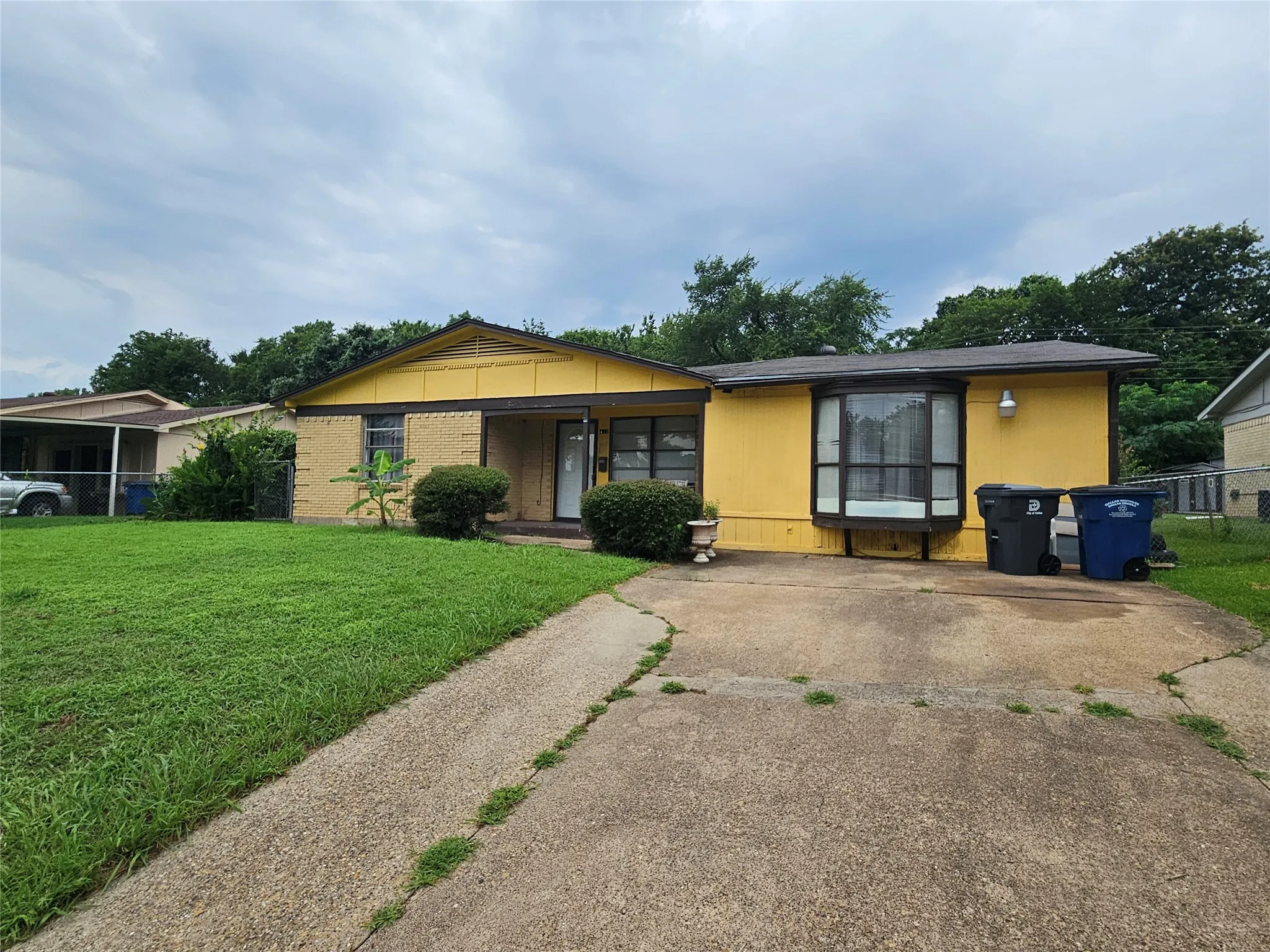 Single Family Residence For Rent in Dallas County , 119 Palm Oak Drive, Dallas, Texas 75217, 4 Bedroom, 2 Bathroom, Garage spaces, 2,100 Sqft, built in 1959, mls#21307879, Real Estate Agent in Dallas, Homes For Rent in Dallas county, Homes For Rent in Dallas, Realtor in Dallas Texas, Real Estate Brokerage Independent Realty Texas, Luminita Cordes Realtor