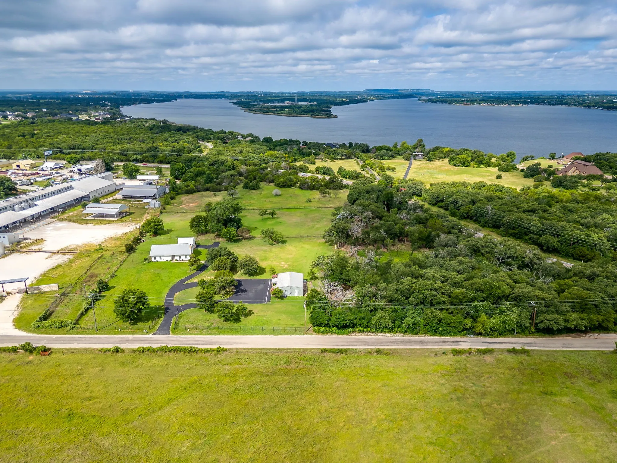 Single Family Residence For Sale in Hood County , 5600 Matlock Road, Granbury, Texas 76049, 3 Bedrooms, 2 Bathrooms, 1 Garage spaces, 1,455 Sqft, built in 1990, Price $900,000, mls#21305781, Real Estate Agent in Granbury, Homes For Sale in Hood county, Homes For Sale in Granbury, Realtor in Granbury Texas, Real Estate Brokerage Independent Realty Texas, Luminita Cordes Realtor