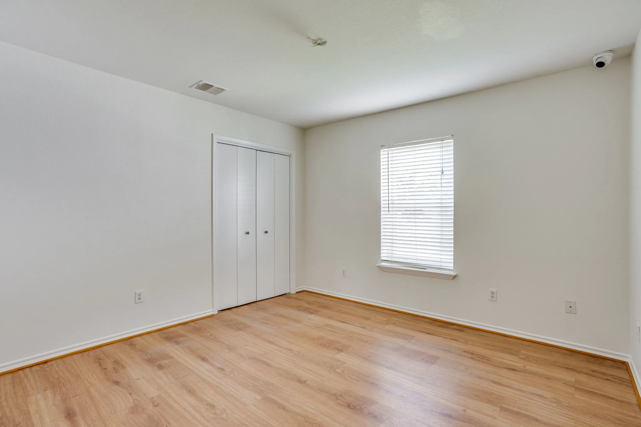 Single Family Residence For Sale in Hood County , 5600 Matlock Road, Granbury, Texas 76049, 3 Bedrooms, 2 Bathrooms, 1 Garage spaces, 1,455 Sqft, built in 1990, Price $900,000, mls#21305781, Real Estate Agent in Granbury, Homes For Sale in Hood county, Homes For Sale in Granbury, Realtor in Granbury Texas, Real Estate Brokerage Independent Realty Texas, Luminita Cordes Realtor