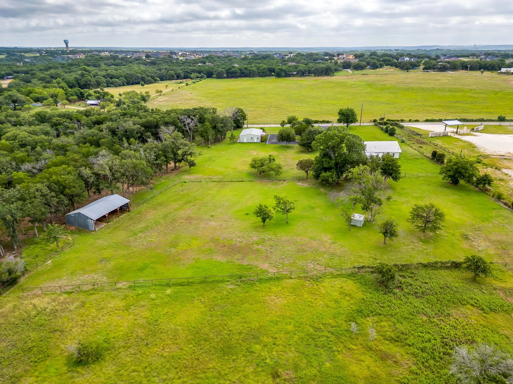Single Family Residence For Sale in Hood County , 5600 Matlock Road, Granbury, Texas 76049, 3 Bedrooms, 2 Bathrooms, 1 Garage spaces, 1,455 Sqft, built in 1990, Price $900,000, mls#21305781, Real Estate Agent in Granbury, Homes For Sale in Hood county, Homes For Sale in Granbury, Realtor in Granbury Texas, Real Estate Brokerage Independent Realty Texas, Luminita Cordes Realtor
