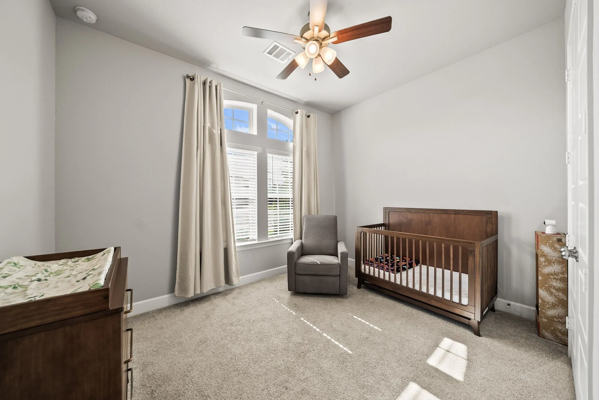 Single Family Residence For Rent in Denton County , 1604 Moss Trail Court, Argyle, Texas 76226, 5 Bedroom, 4 Bathroom, 2 Garage spaces, 3,559 Sqft, built in 2020, mls#21305957, Real Estate Agent in Argyle, Homes For Rent in Denton county, Homes For Rent in Argyle, Realtor in Argyle Texas, Real Estate Brokerage Independent Realty Texas, Luminita Cordes Realtor