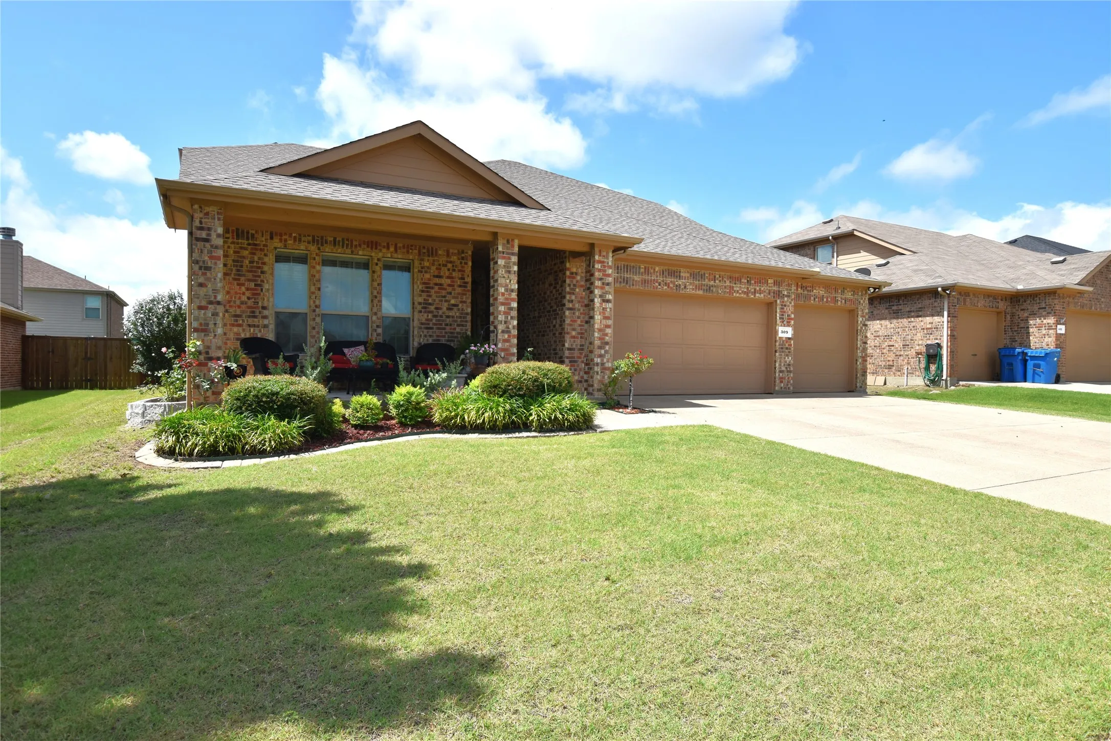 Single Family Residence For Sale in Collin County , 309 Magnolia Drive, Josephine, Texas 75173, 4 Bedroom, 3 Bathroom, 3 Garage spaces, 2,444 Sqft, built in 2012, mls#21307911, Real Estate Agent in Josephine, Homes For Sale in Collin county, Homes For Sale in Josephine, Realtor in Josephine Texas, Real Estate Brokerage Independent Realty Texas, Luminita Cordes Realtor