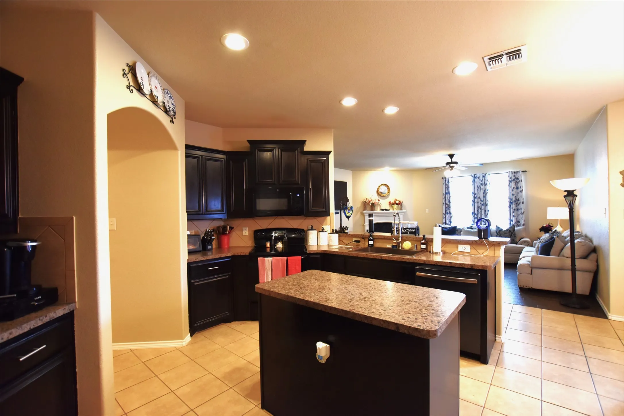 Single Family Residence For Sale in Collin County , 309 Magnolia Drive, Josephine, Texas 75173, 4 Bedroom, 3 Bathroom, 3 Garage spaces, 2,444 Sqft, built in 2012, mls#21307911, Real Estate Agent in Josephine, Homes For Sale in Collin county, Homes For Sale in Josephine, Realtor in Josephine Texas, Real Estate Brokerage Independent Realty Texas, Luminita Cordes Realtor