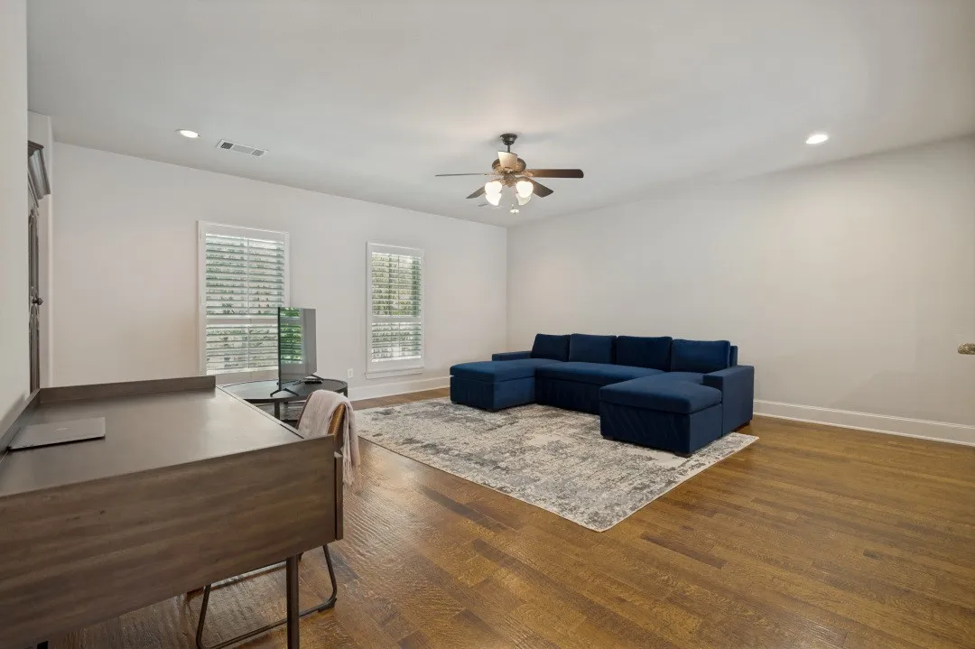 Townhouse For Sale in Denton County , 919 Grail Maiden Lane, Lewisville, Texas 75056, 4 Bedroom, 5 Bathroom, 2 Garage spaces, 3,892 Sqft, built in 2006, mls#21301409, Real Estate Agent in Lewisville, Homes For Sale in Denton county, Homes For Sale in Lewisville, Realtor in Lewisville Texas, Real Estate Brokerage Independent Realty Texas, Luminita Cordes Realtor