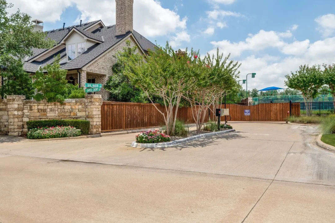 Townhouse For Sale in Denton County , 919 Grail Maiden Lane, Lewisville, Texas 75056, 4 Bedroom, 5 Bathroom, 2 Garage spaces, 3,892 Sqft, built in 2006, mls#21301409, Real Estate Agent in Lewisville, Homes For Sale in Denton county, Homes For Sale in Lewisville, Realtor in Lewisville Texas, Real Estate Brokerage Independent Realty Texas, Luminita Cordes Realtor