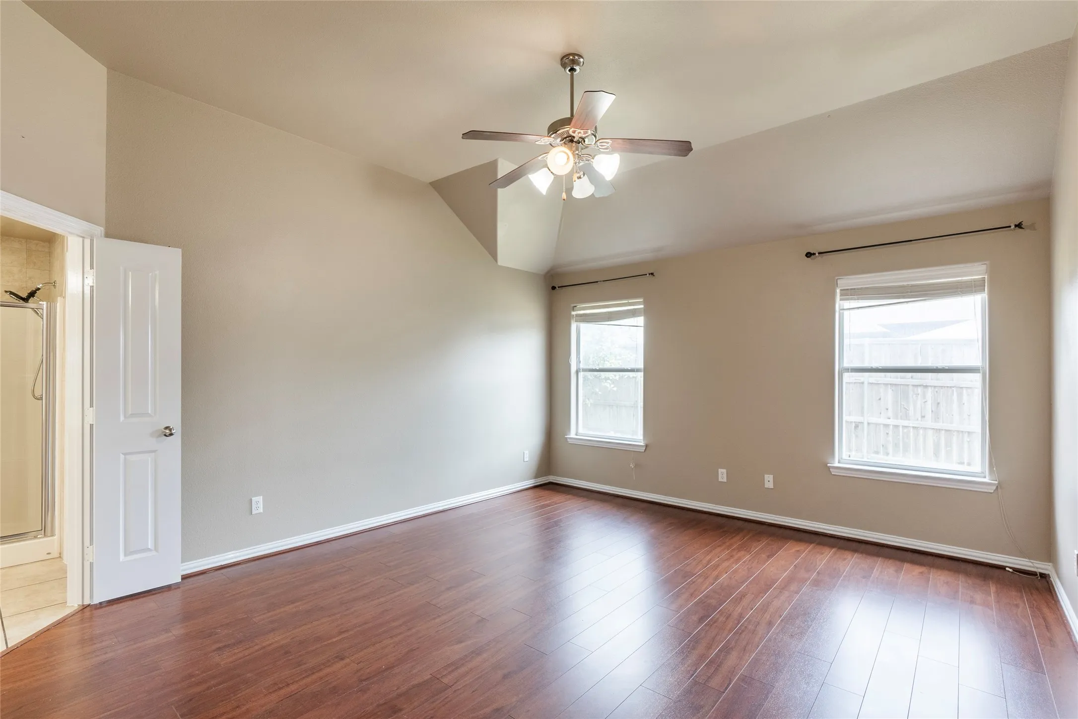 Single Family Residence For Rent in Tarrant County , 8244 Edgepoint Trail, Fort Worth, Texas 76053, 3 Bedroom, 2 Bathroom, 2 Garage spaces, 2,029 Sqft, built in 2007, mls#21307906, Real Estate Agent in Fort Worth, Homes For Rent in Tarrant county, Homes For Rent in Fort Worth, Realtor in Fort Worth Texas, Real Estate Brokerage Independent Realty Texas, Luminita Cordes Realtor