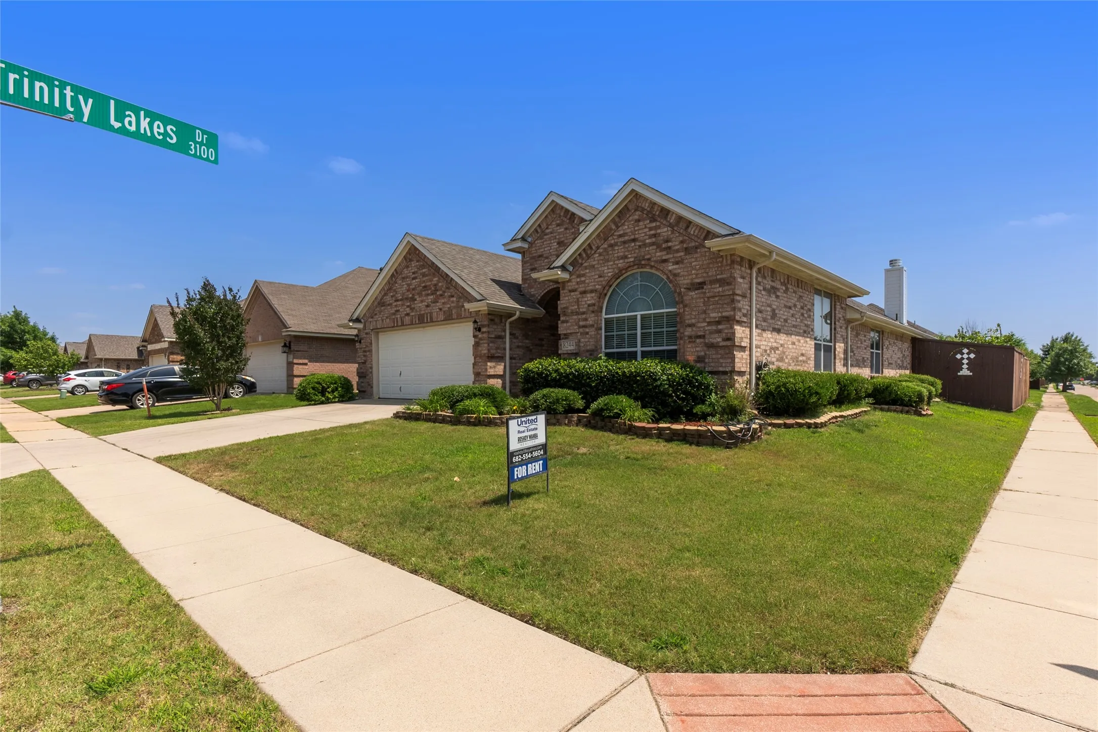 Single Family Residence For Rent in Tarrant County , 8244 Edgepoint Trail, Fort Worth, Texas 76053, 3 Bedroom, 2 Bathroom, 2 Garage spaces, 2,029 Sqft, built in 2007, mls#21307906, Real Estate Agent in Fort Worth, Homes For Rent in Tarrant county, Homes For Rent in Fort Worth, Realtor in Fort Worth Texas, Real Estate Brokerage Independent Realty Texas, Luminita Cordes Realtor