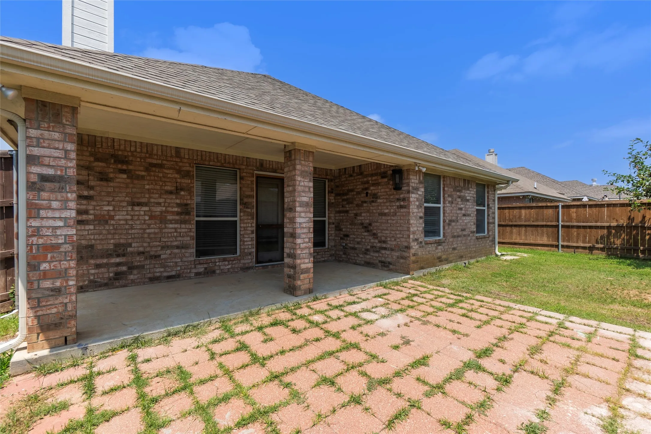Single Family Residence For Rent in Tarrant County , 8244 Edgepoint Trail, Fort Worth, Texas 76053, 3 Bedroom, 2 Bathroom, 2 Garage spaces, 2,029 Sqft, built in 2007, mls#21307906, Real Estate Agent in Fort Worth, Homes For Rent in Tarrant county, Homes For Rent in Fort Worth, Realtor in Fort Worth Texas, Real Estate Brokerage Independent Realty Texas, Luminita Cordes Realtor