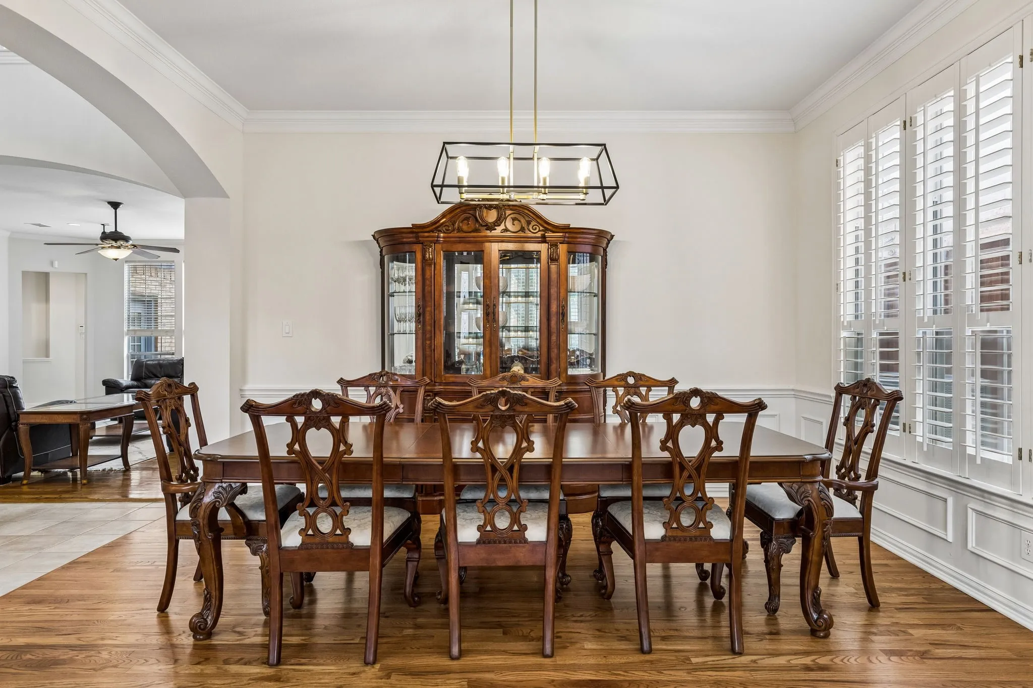 The dining area offers ample space, easily accommodating a large table, perfect for hosting dinners, celebrations, or enjoying fun-filled family game nights with comfort and ease.